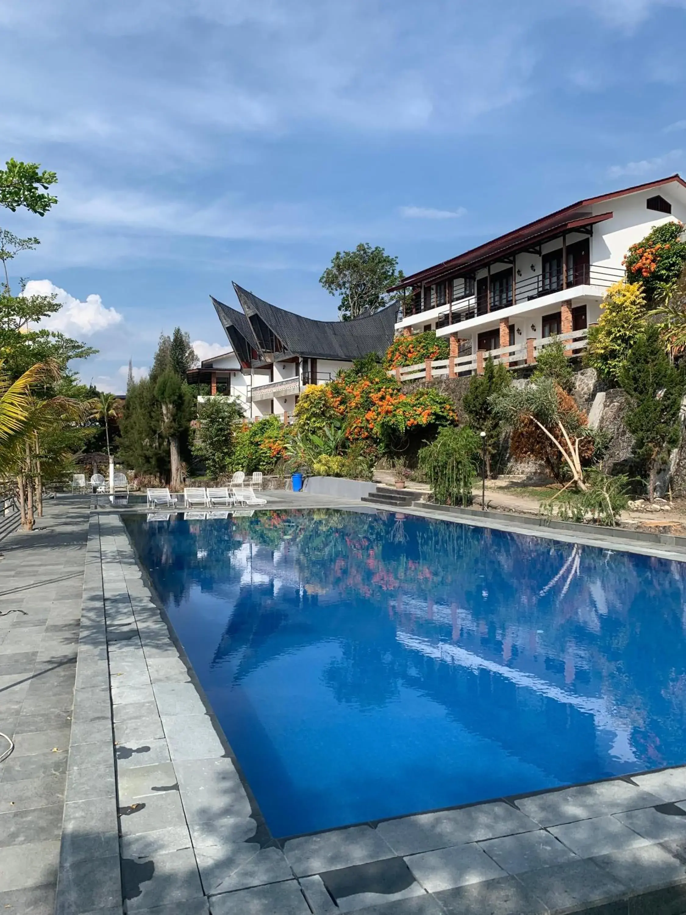 Swimming pool in Toledo Inn Swimming pool in Toledo Inn