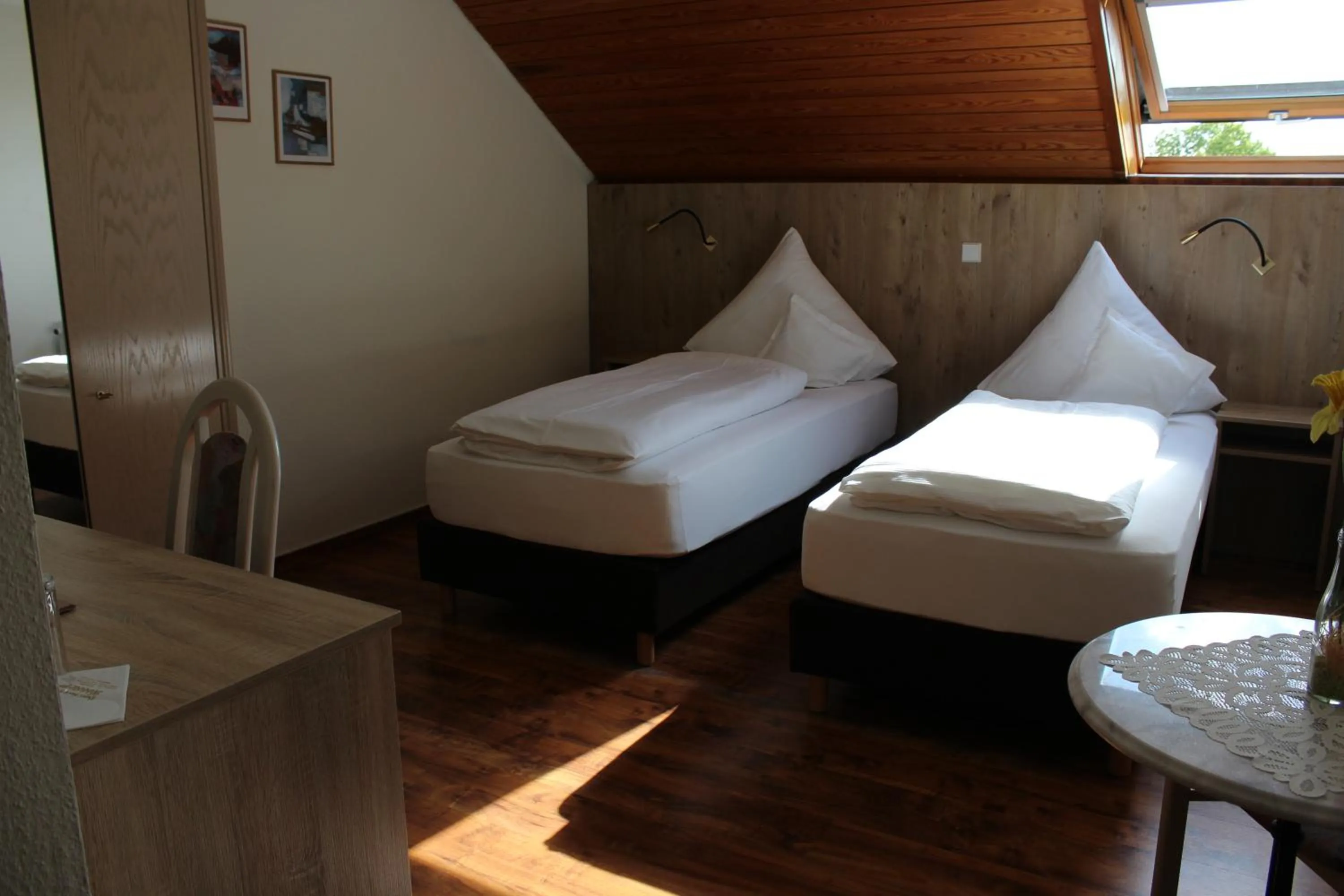 Bed in Hotel Gasthof Rössle