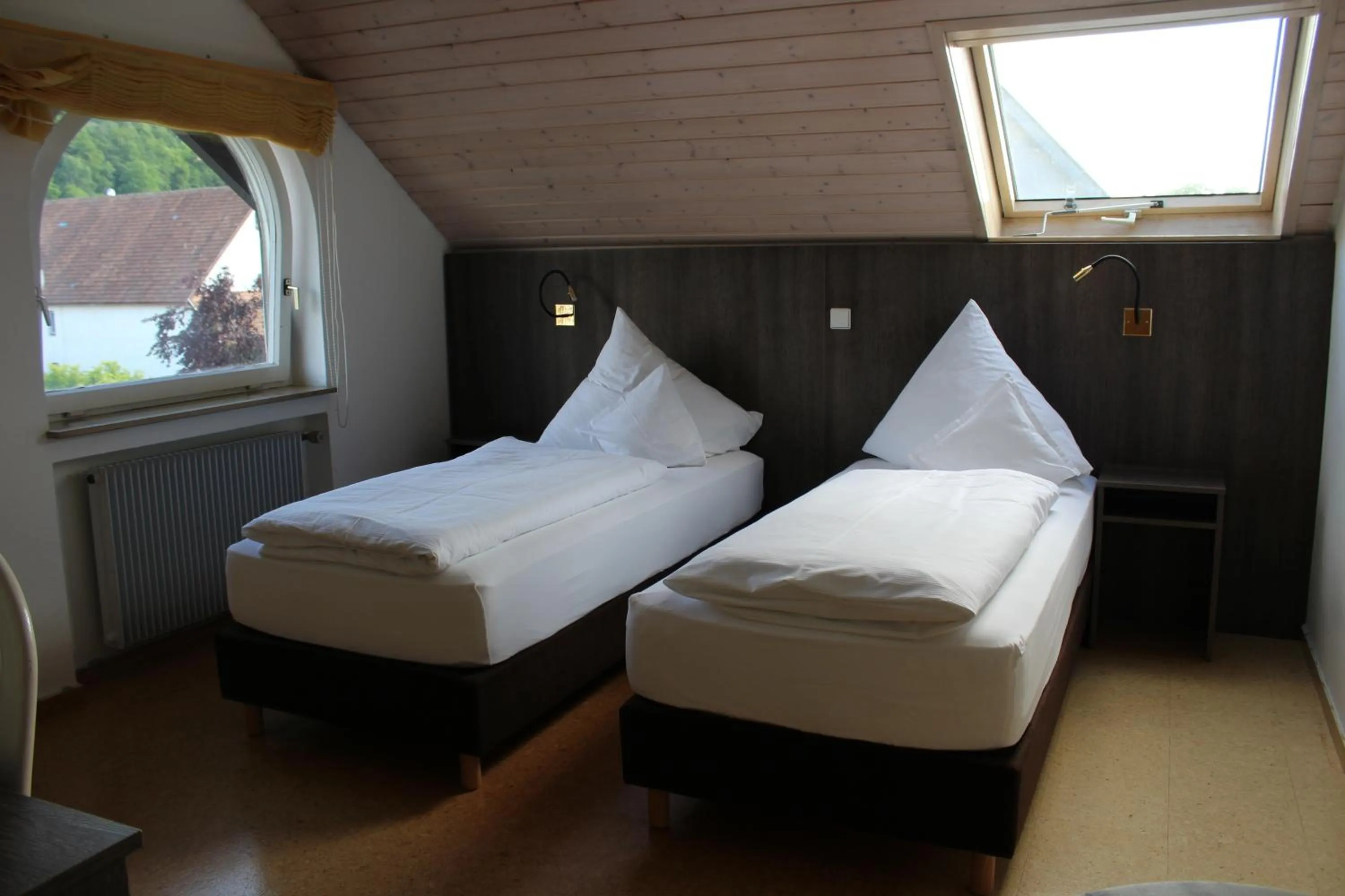 Day, Bed in Hotel Gasthof Rössle