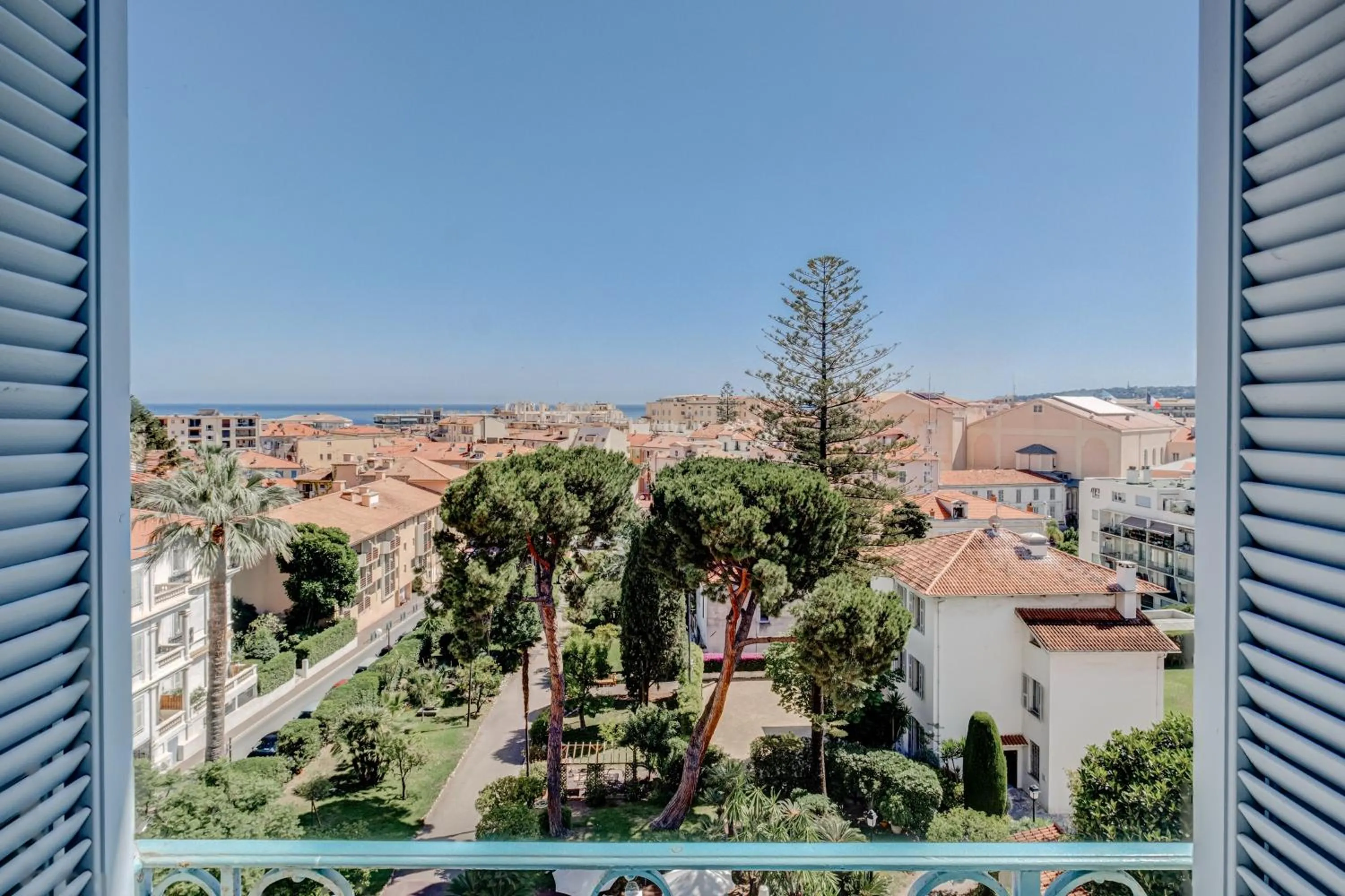 Bird's eye view in Hôtel Miléade L'Orangeraie - entièrement rénové