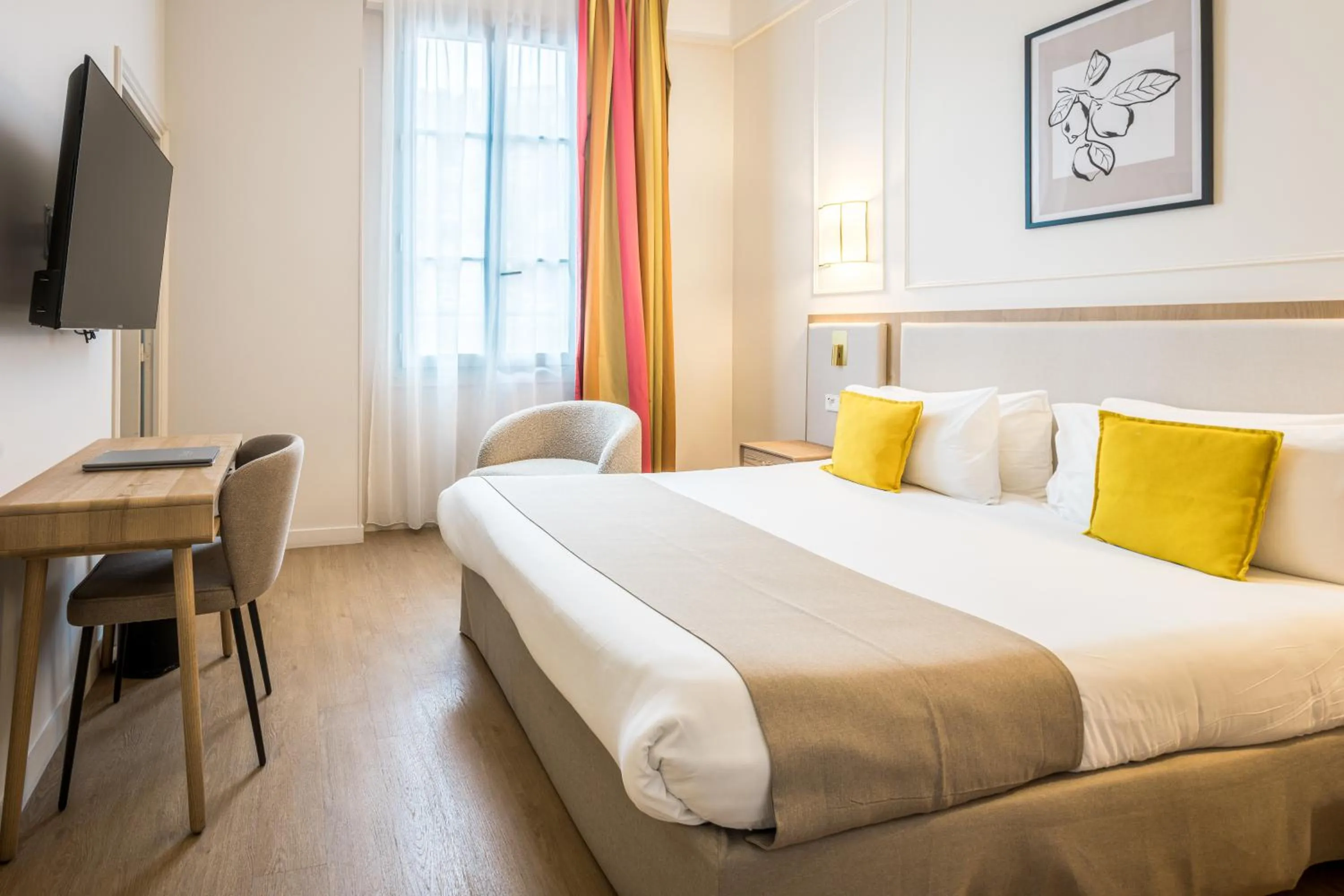 Bed in Hôtel Miléade L'Orangeraie - entièrement rénové