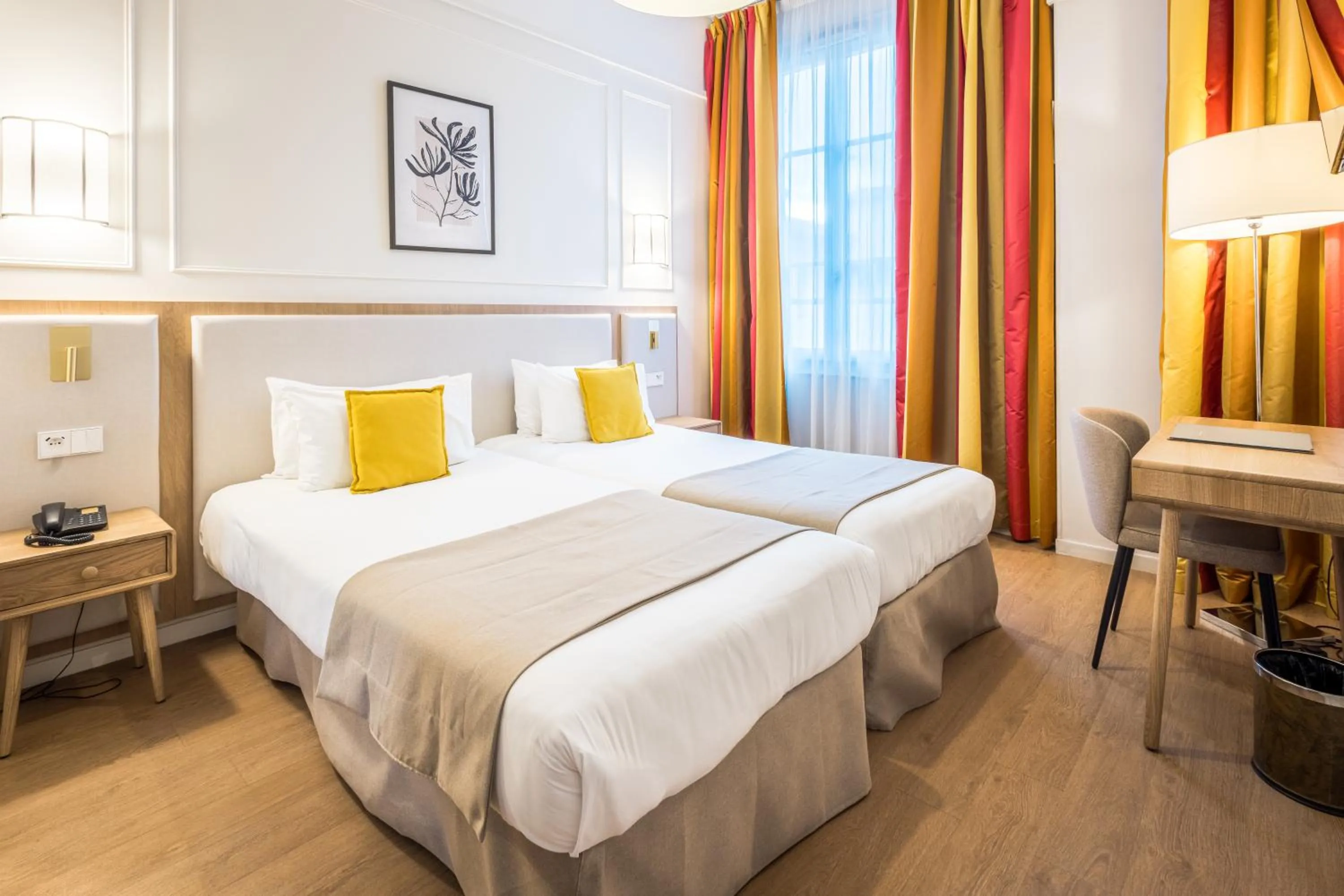 Photo of the whole room, Bed in Hôtel Miléade L'Orangeraie - entièrement rénové