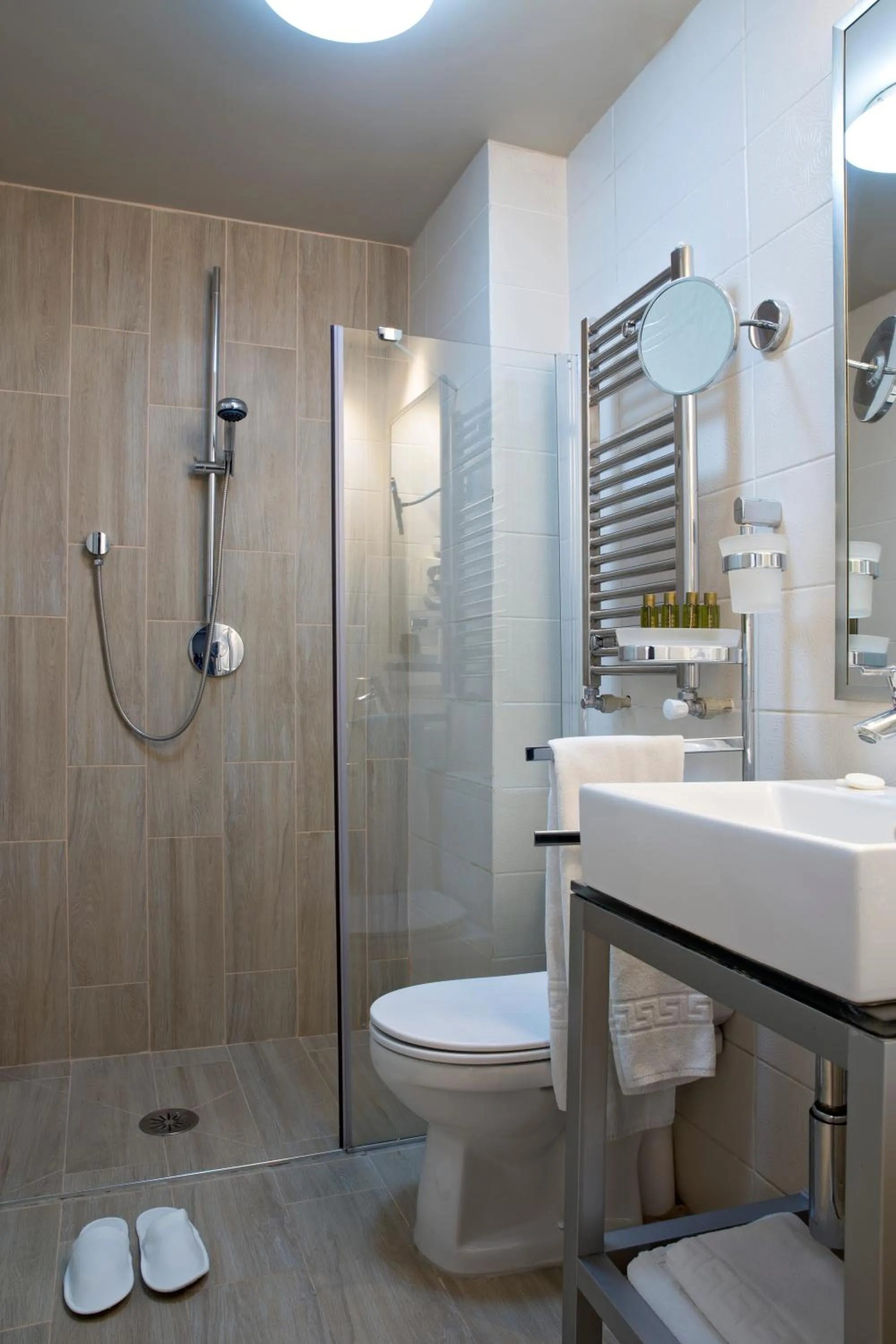 Bathroom in Central Hotel, Trademark Collection by Wyndham