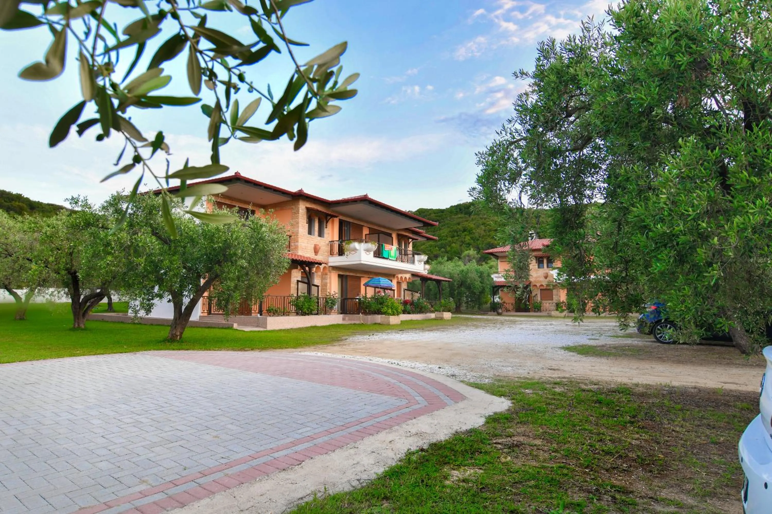 Property building in Studios Alexandros