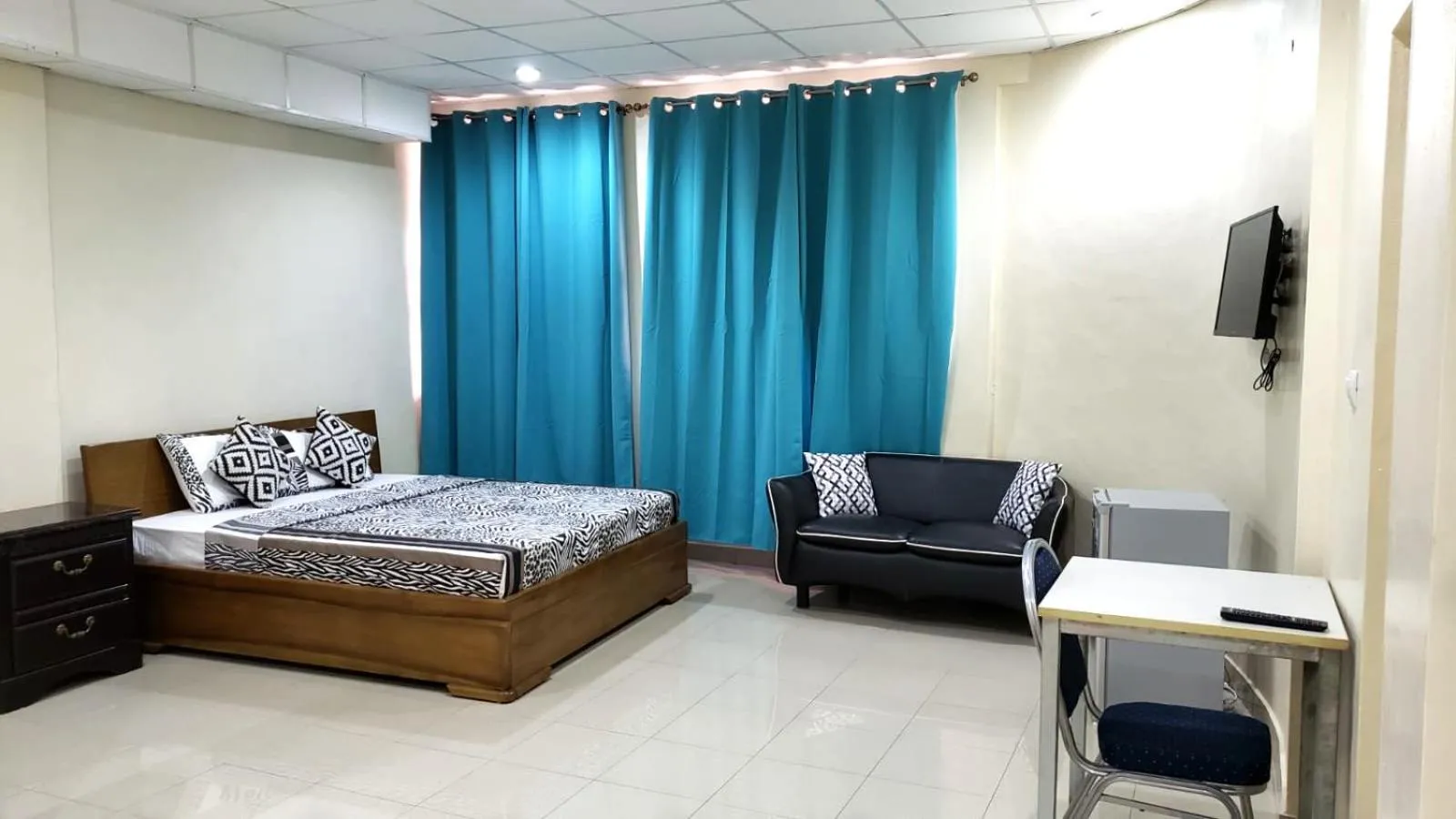 Bed in Hotel Les Fleurettes