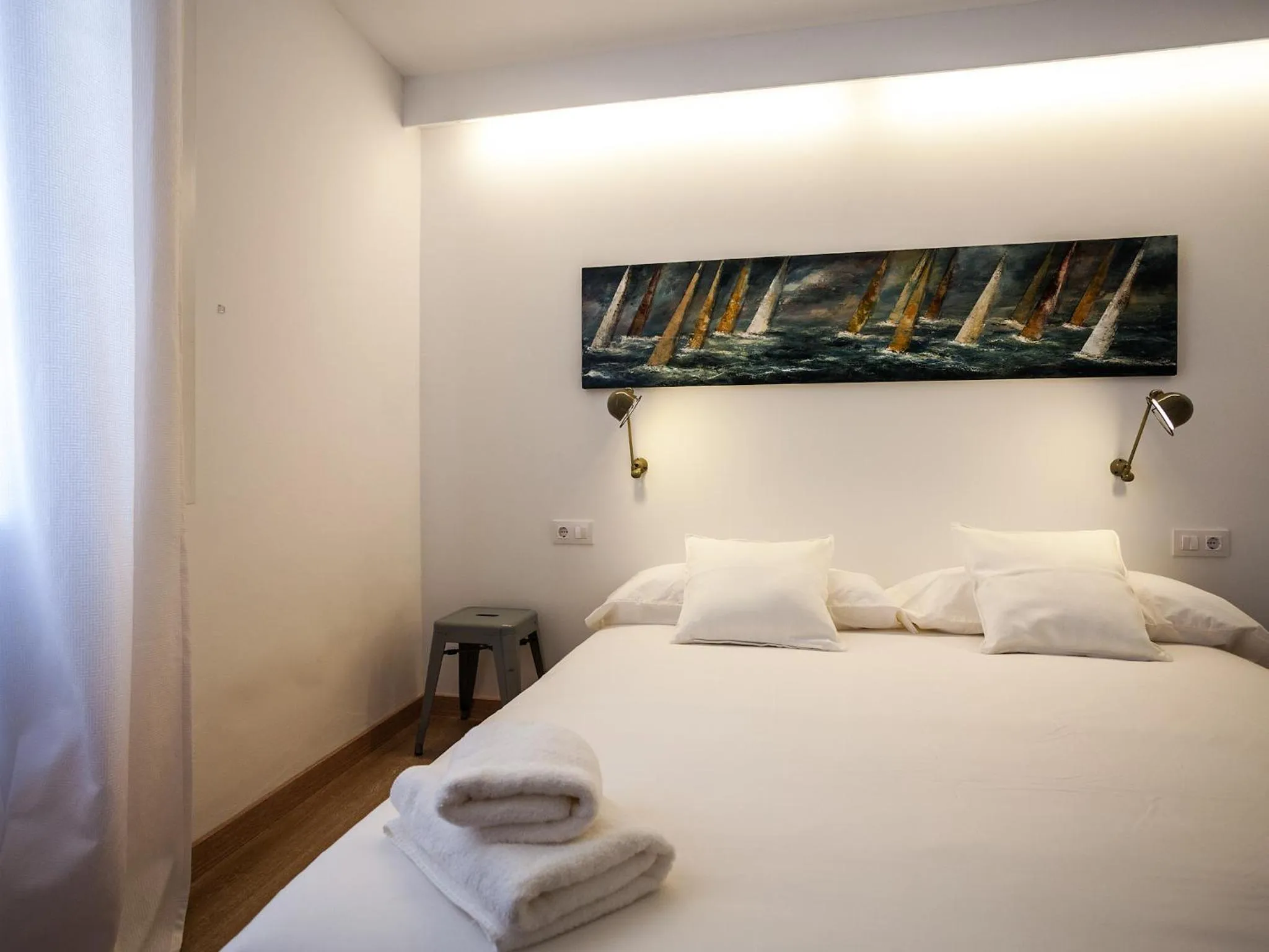 Bed in Cheap & Chic Hotel