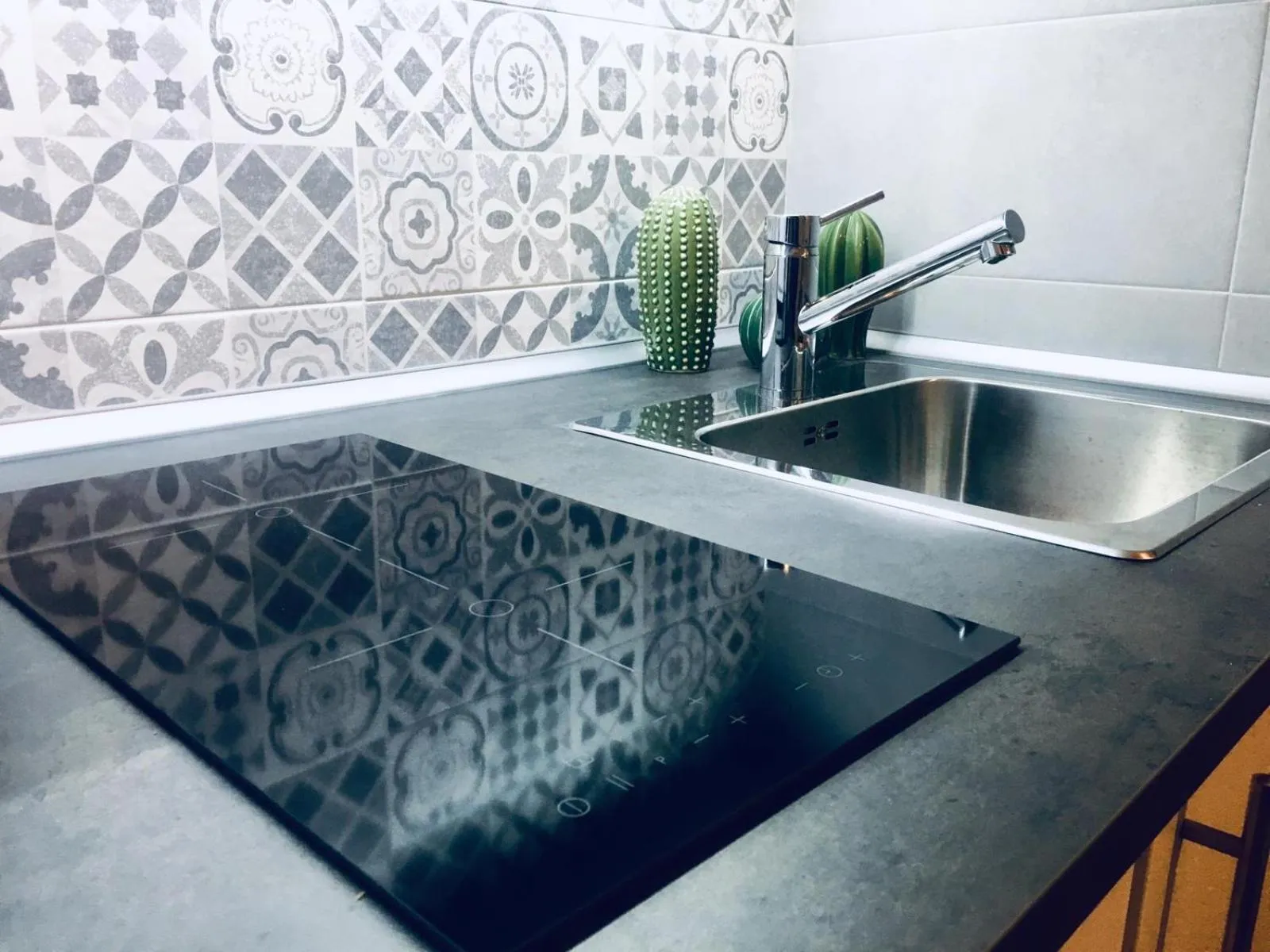 Kitchen or kitchenette in FRANZ GUEST HOUSE