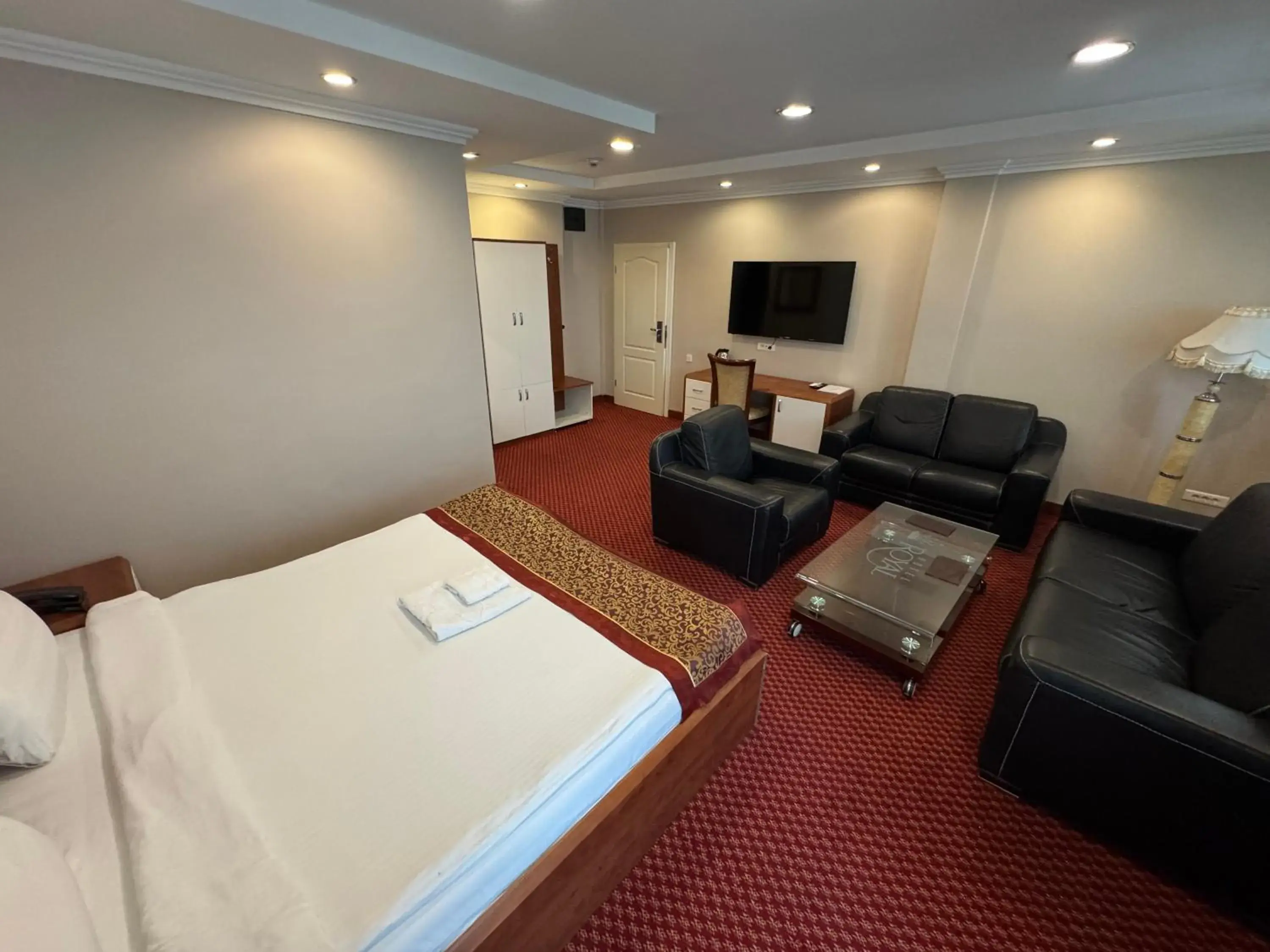 Bed in Hotel Royal Bed in Hotel Royal