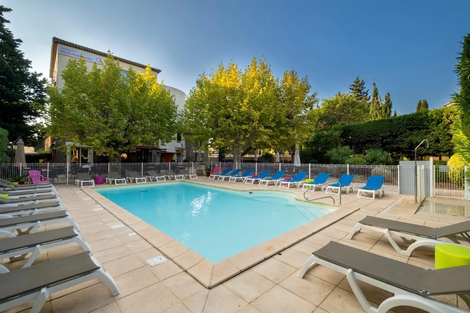 Swimming pool in Hôtel Miléade Méditerranée - Port-Fréjus