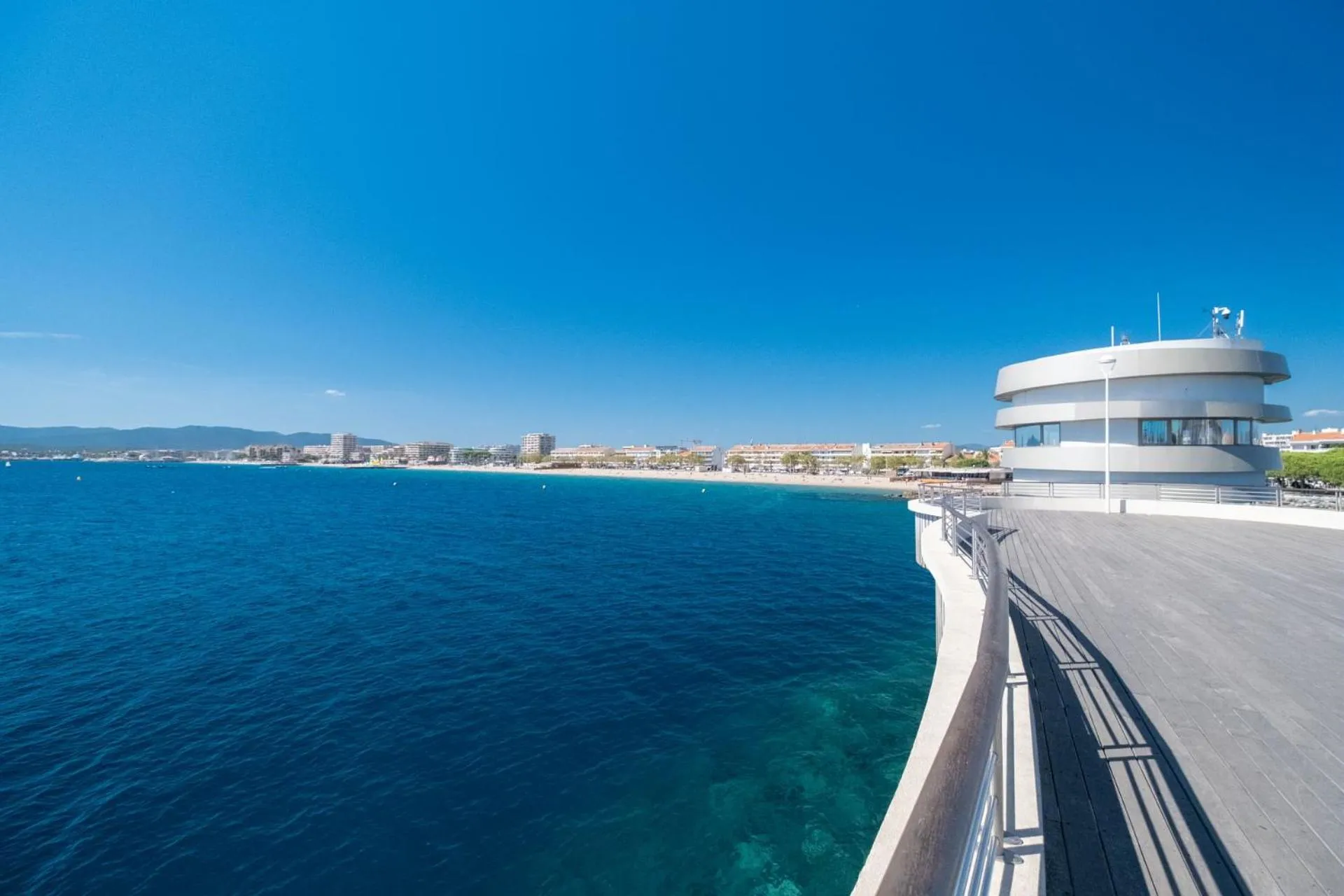 Neighbourhood in Hôtel Miléade Méditerranée - Port-Fréjus