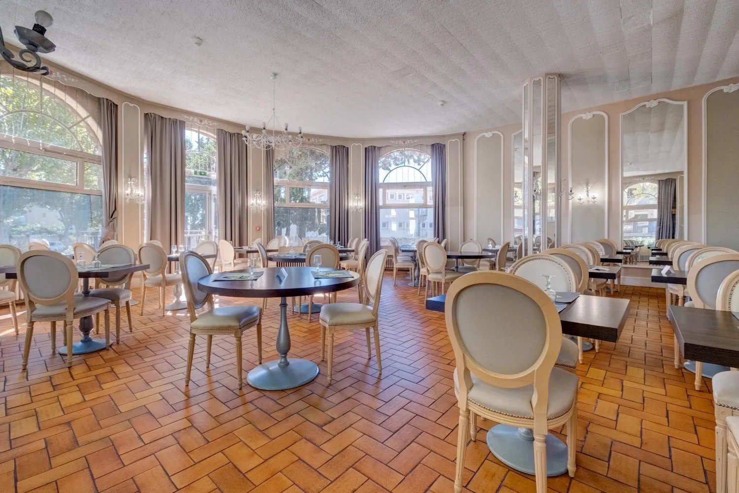 Restaurant/places to eat in Hôtel Miléade Méditerranée - Port-Fréjus