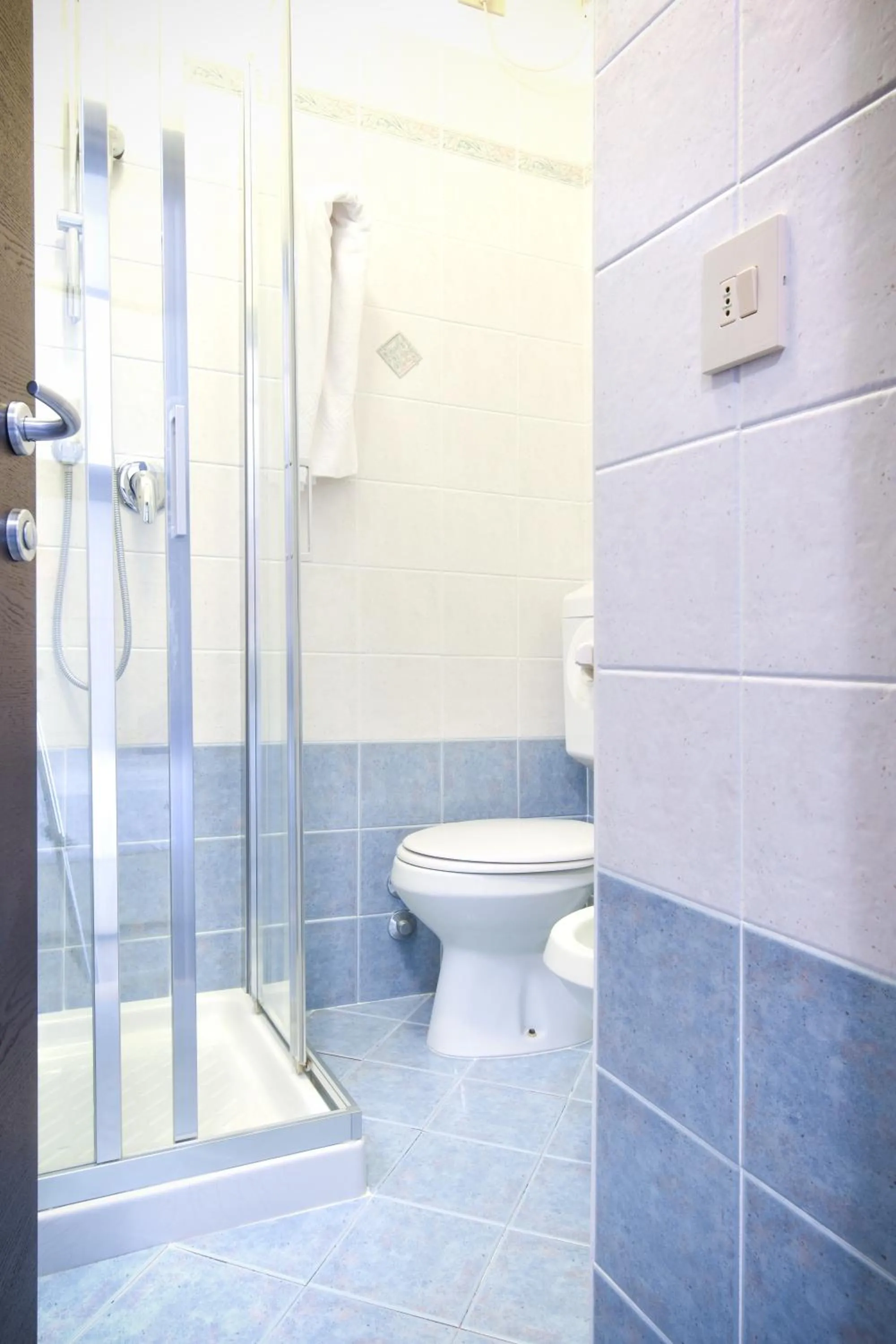 Shower in Hotel Bristol