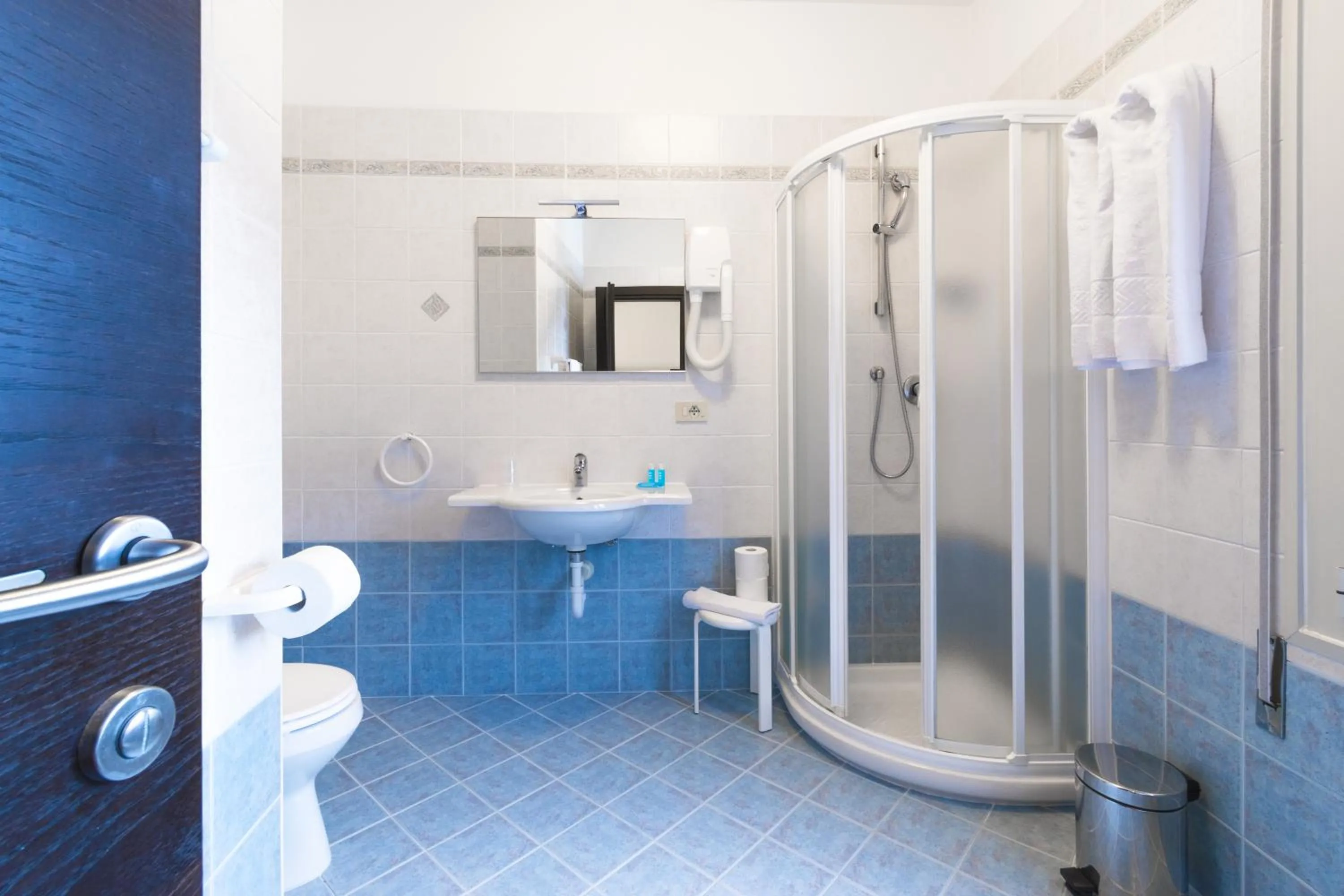 Shower in Hotel Bristol
