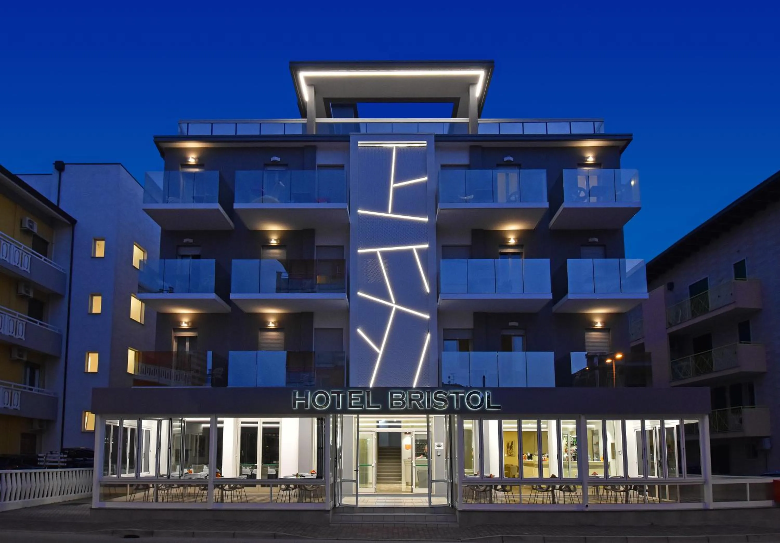Property building in Hotel Bristol