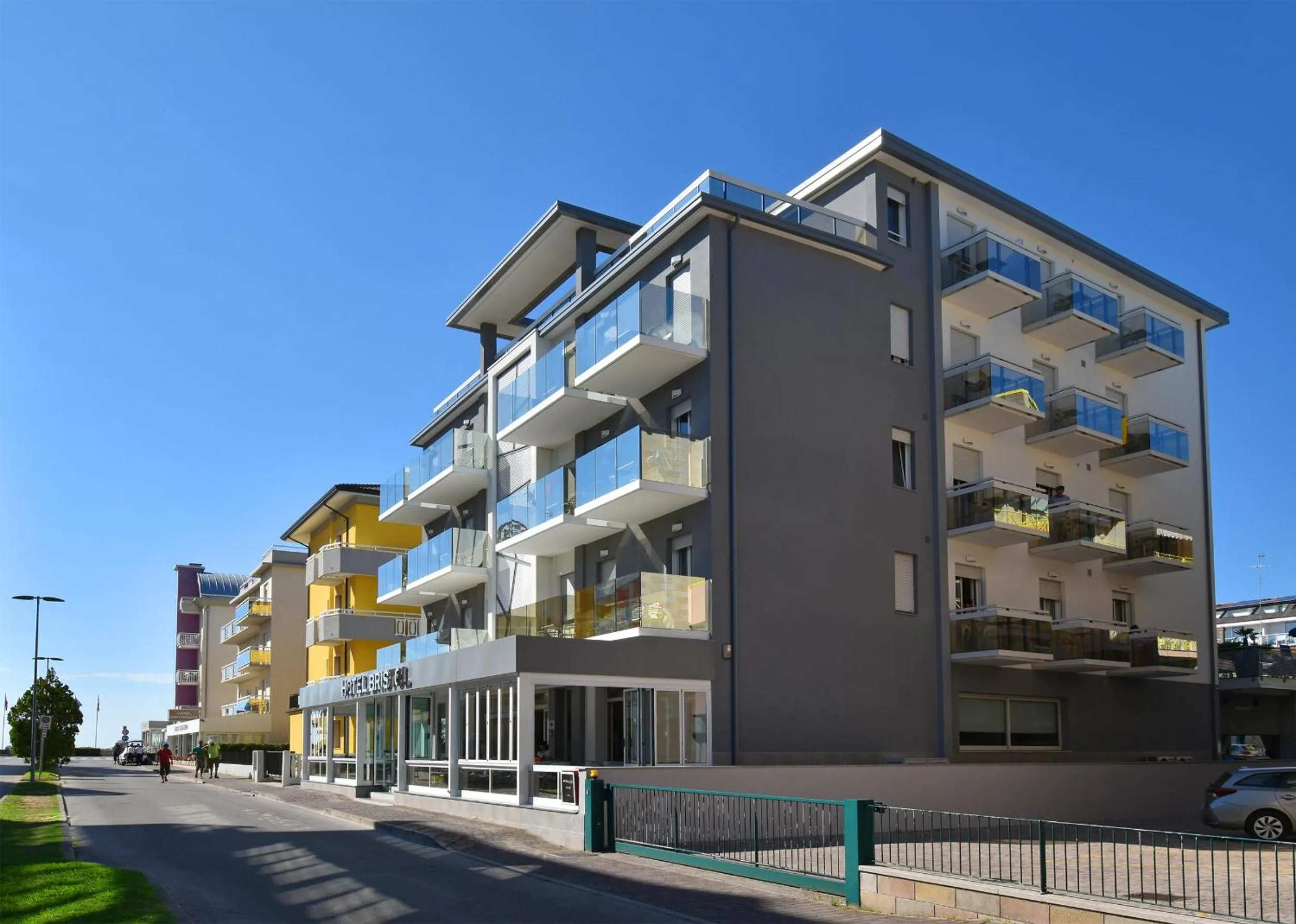 Property building in Hotel Bristol