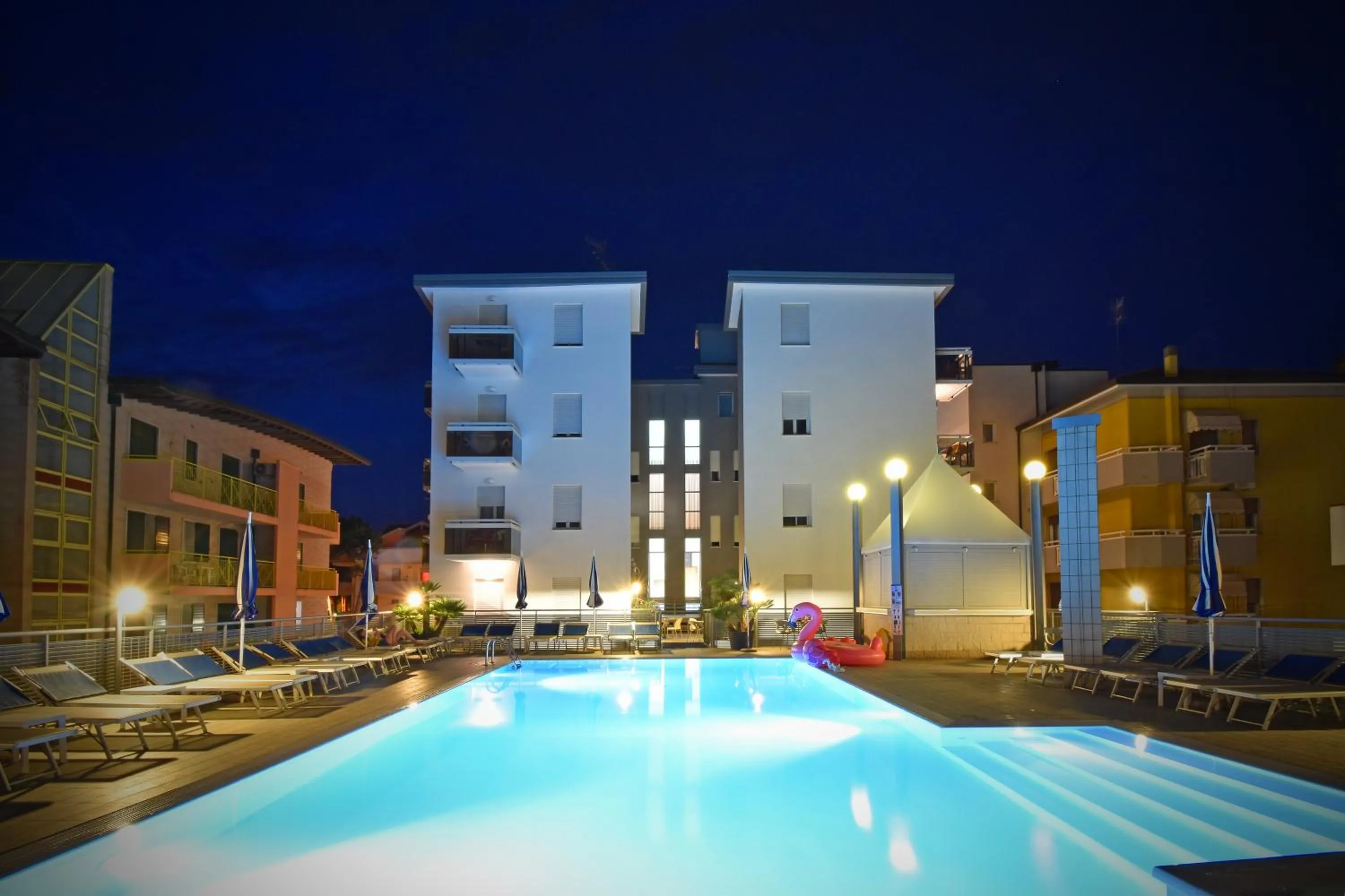 Swimming pool in Hotel Bristol