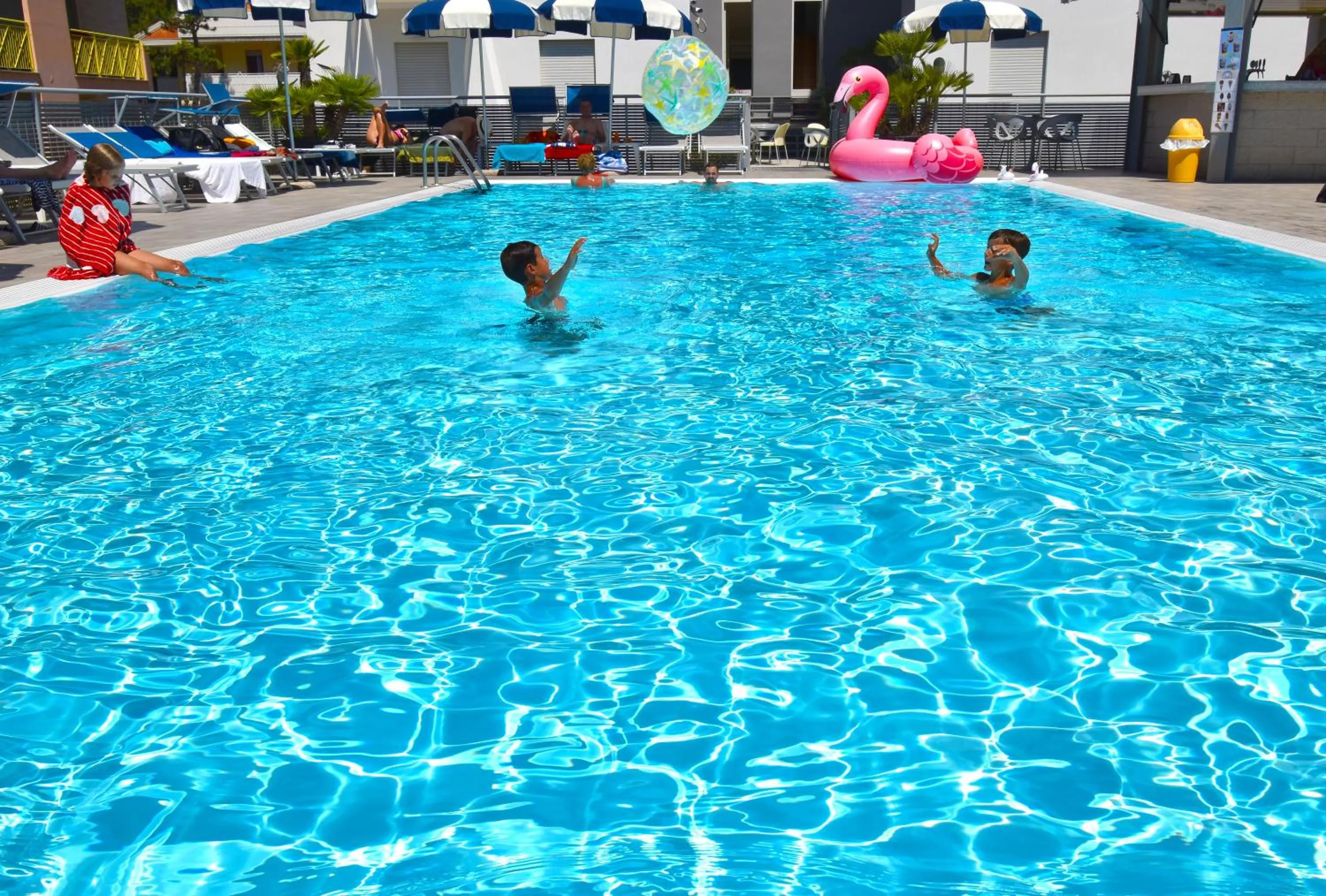 Swimming pool in Hotel Bristol