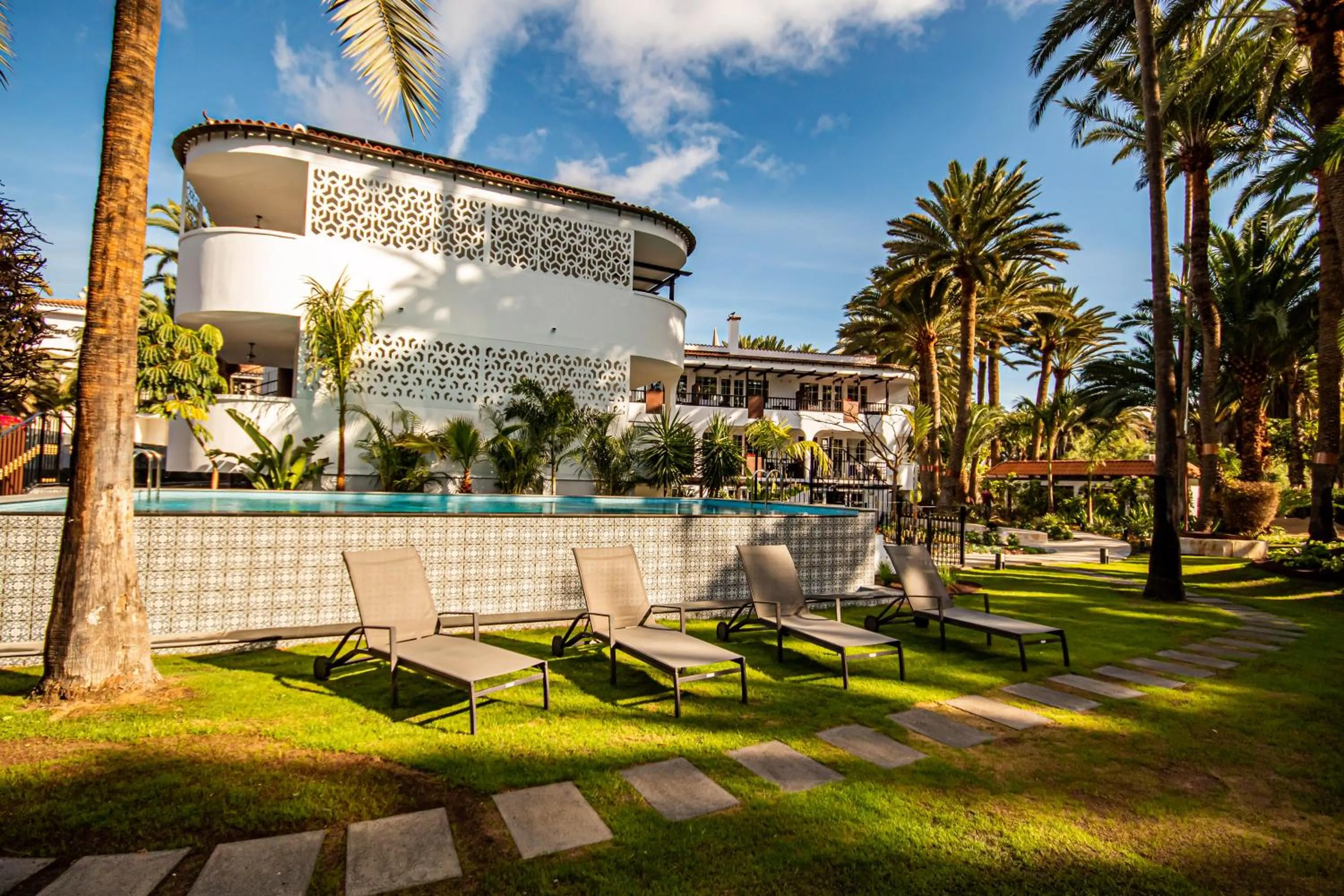 Property building in Eden Meloneras by TAM Resorts