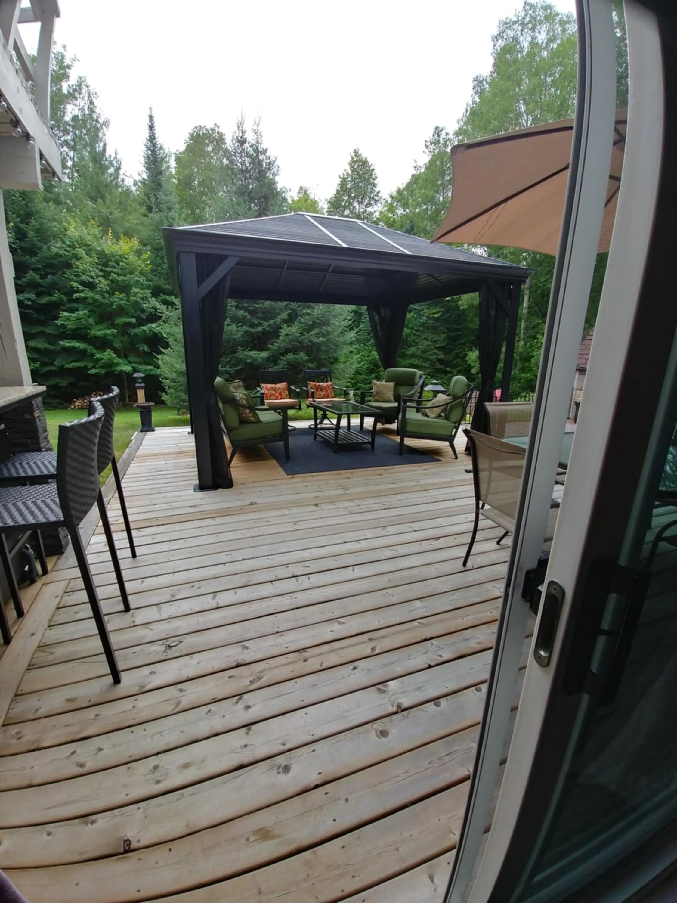 Patio in Suite in the Bush-Private Apartment