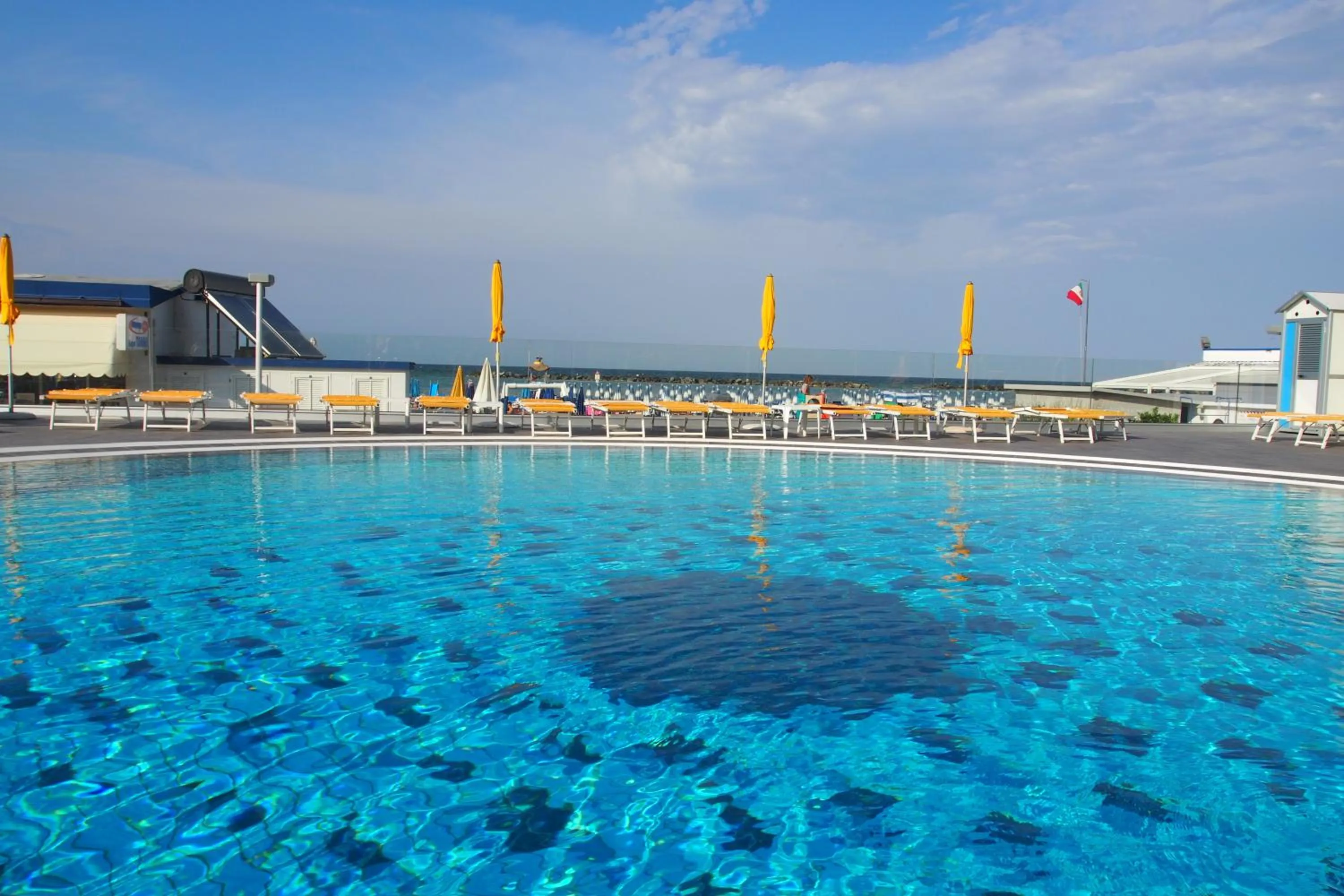 Swimming pool in Hotel David