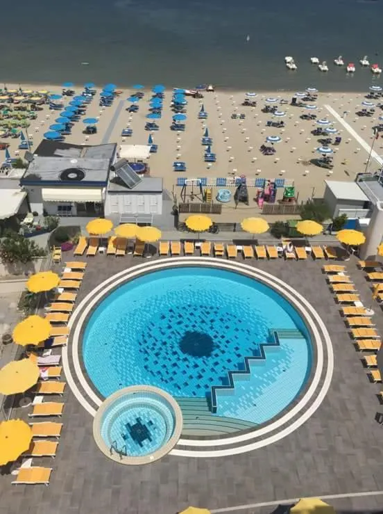 Pool view in Hotel David