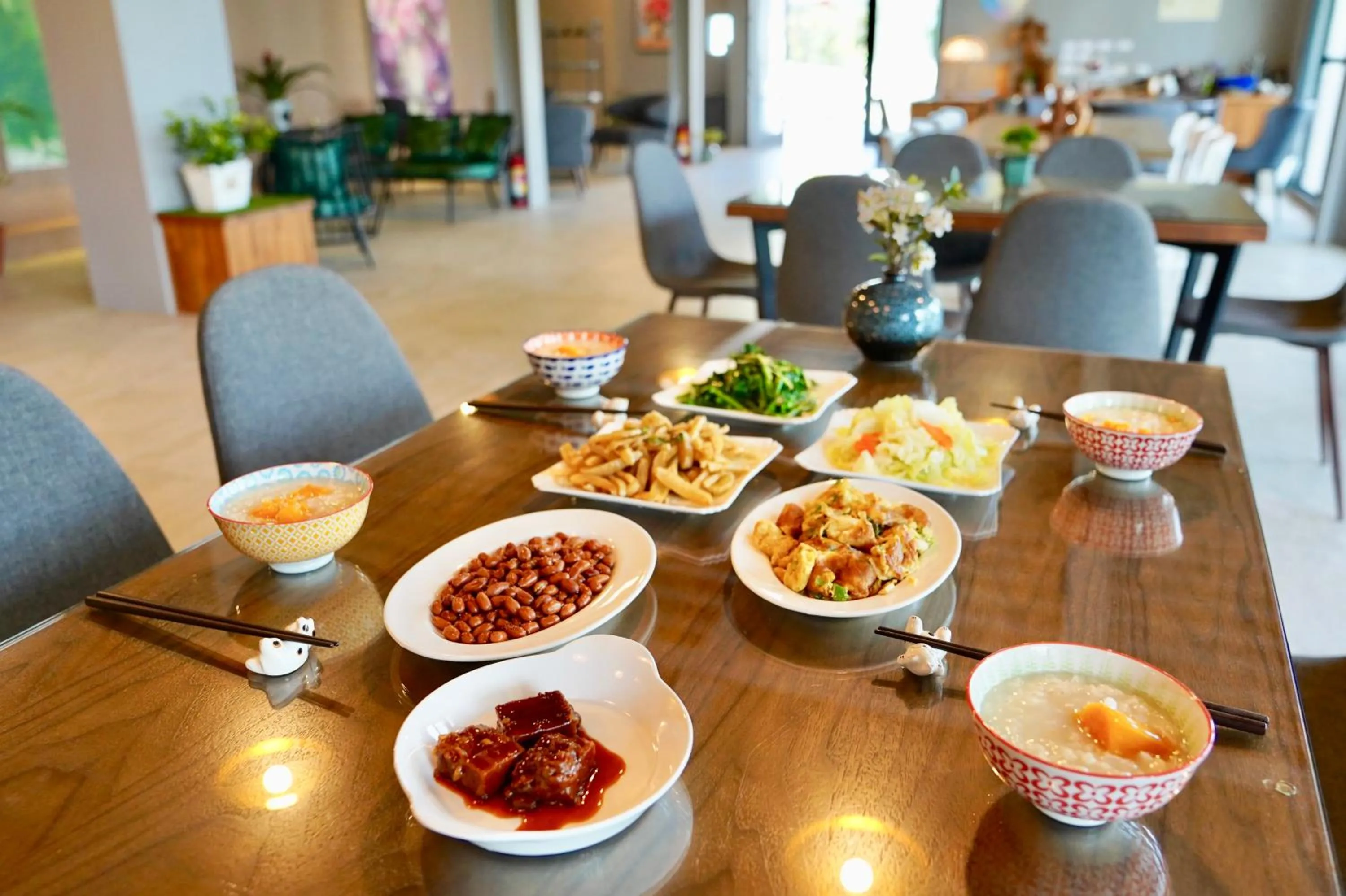 Restaurant/places to eat in MTNY Hotel