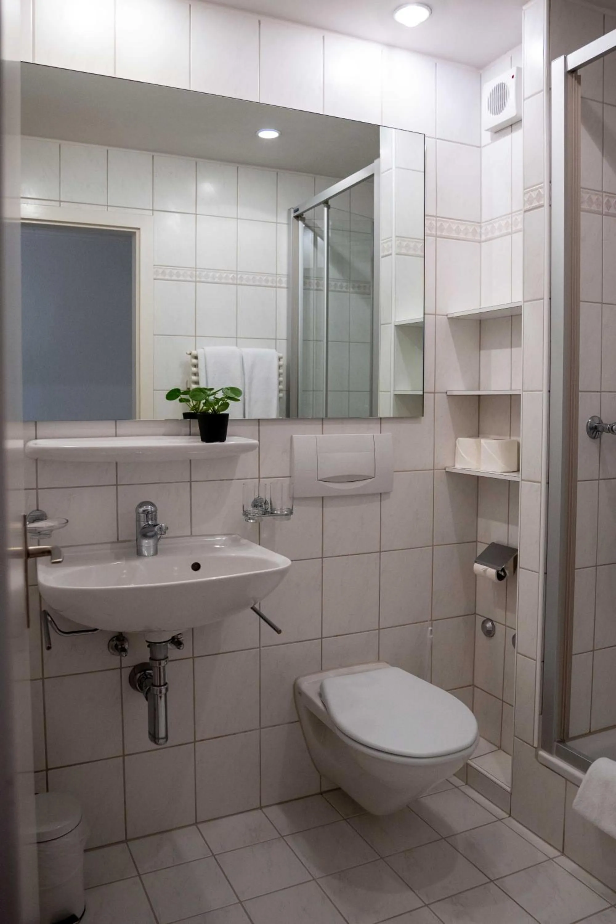 Toilet in Hotel Marthahaus