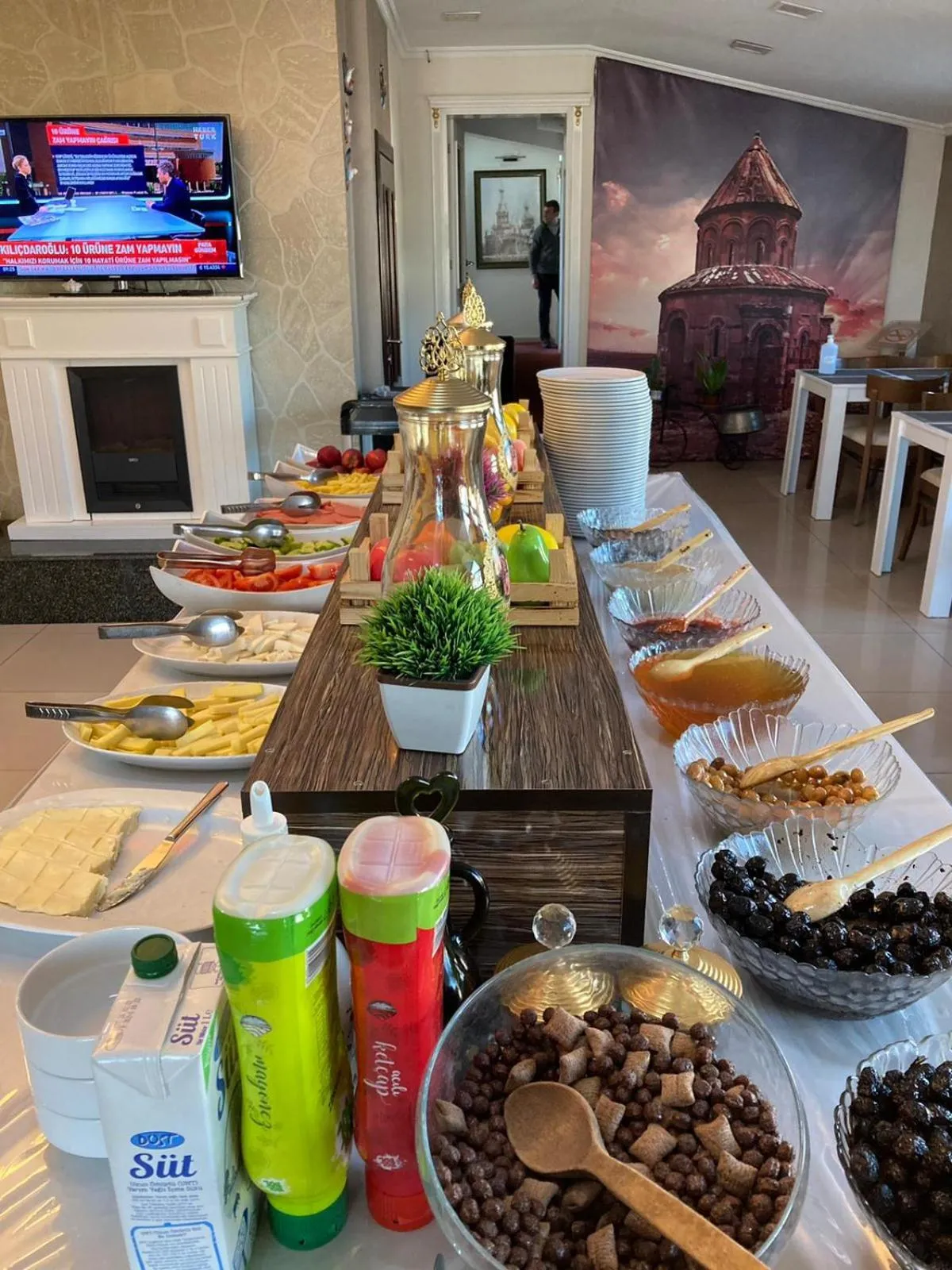 Food and drinks in Hotel Kent Ani