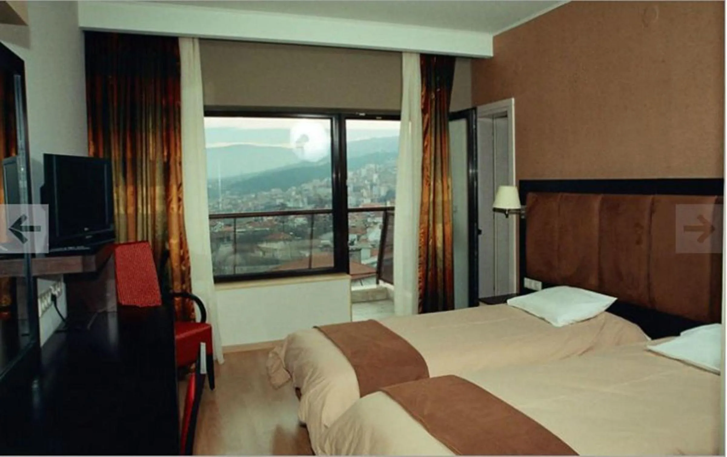 Photo of the whole room, Bed in Hotel Makedonia
