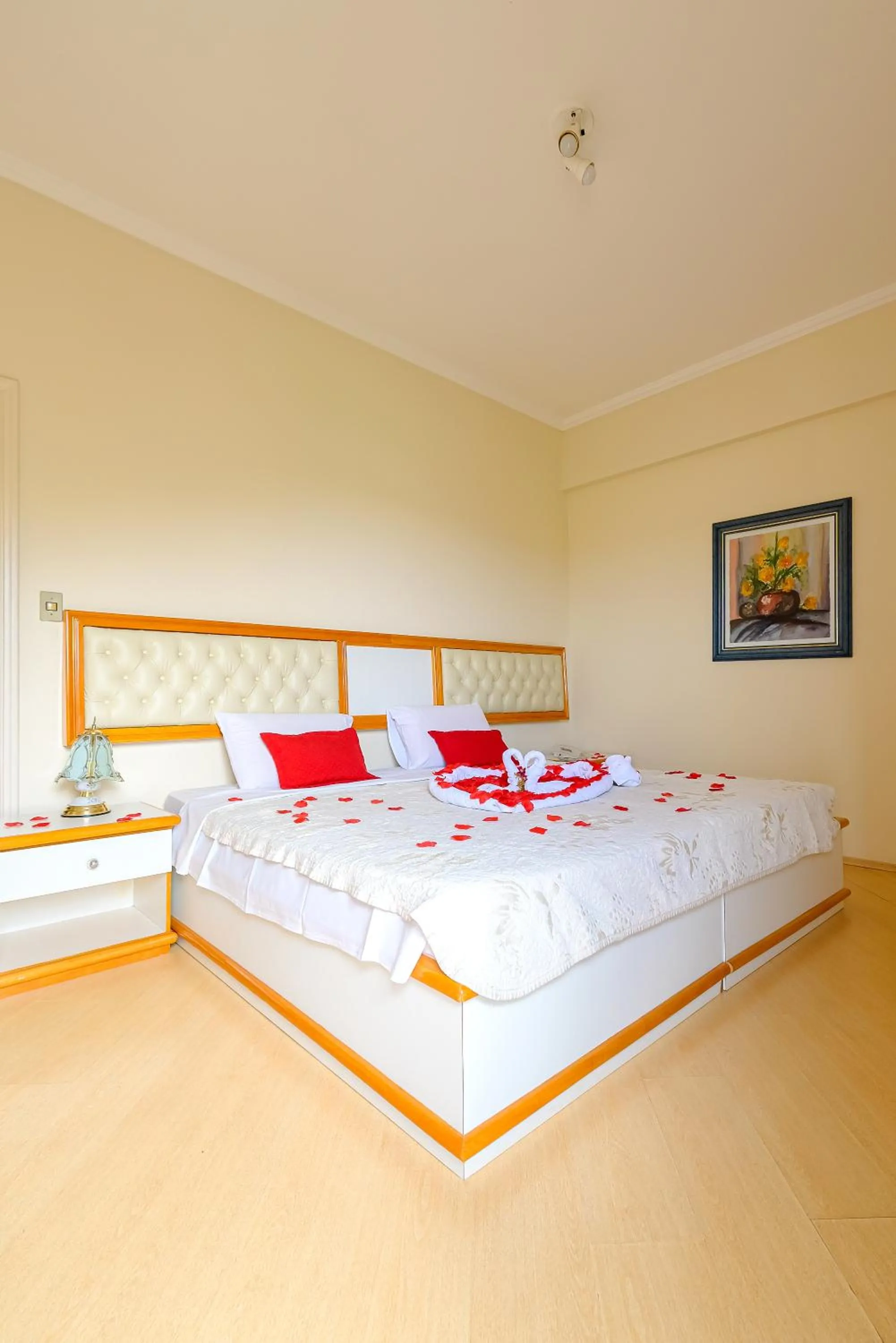 Decorative detail, Bed in Rovi Plaza Hotel
