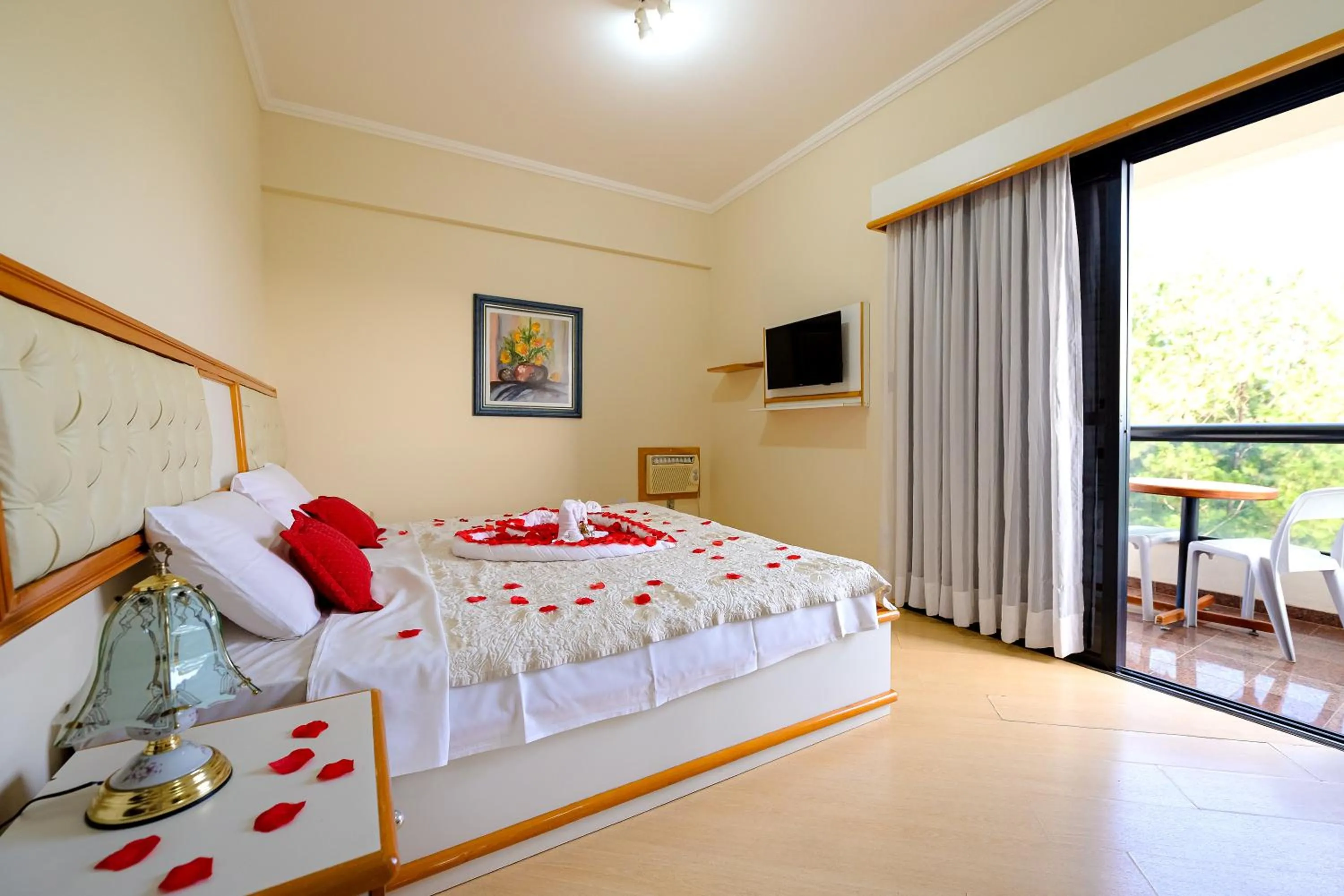 Bed in Rovi Plaza Hotel