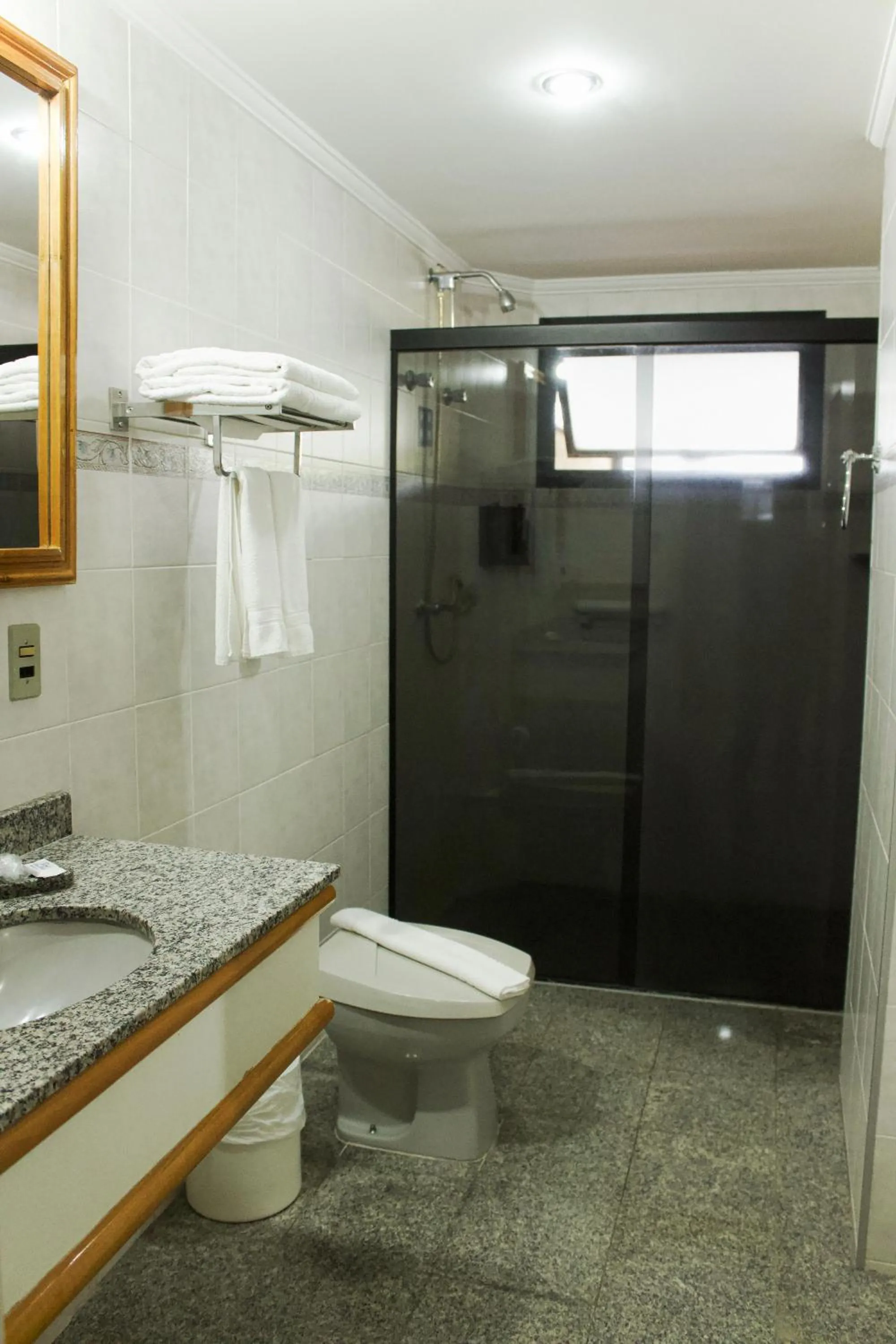 Bathroom in Rovi Plaza Hotel