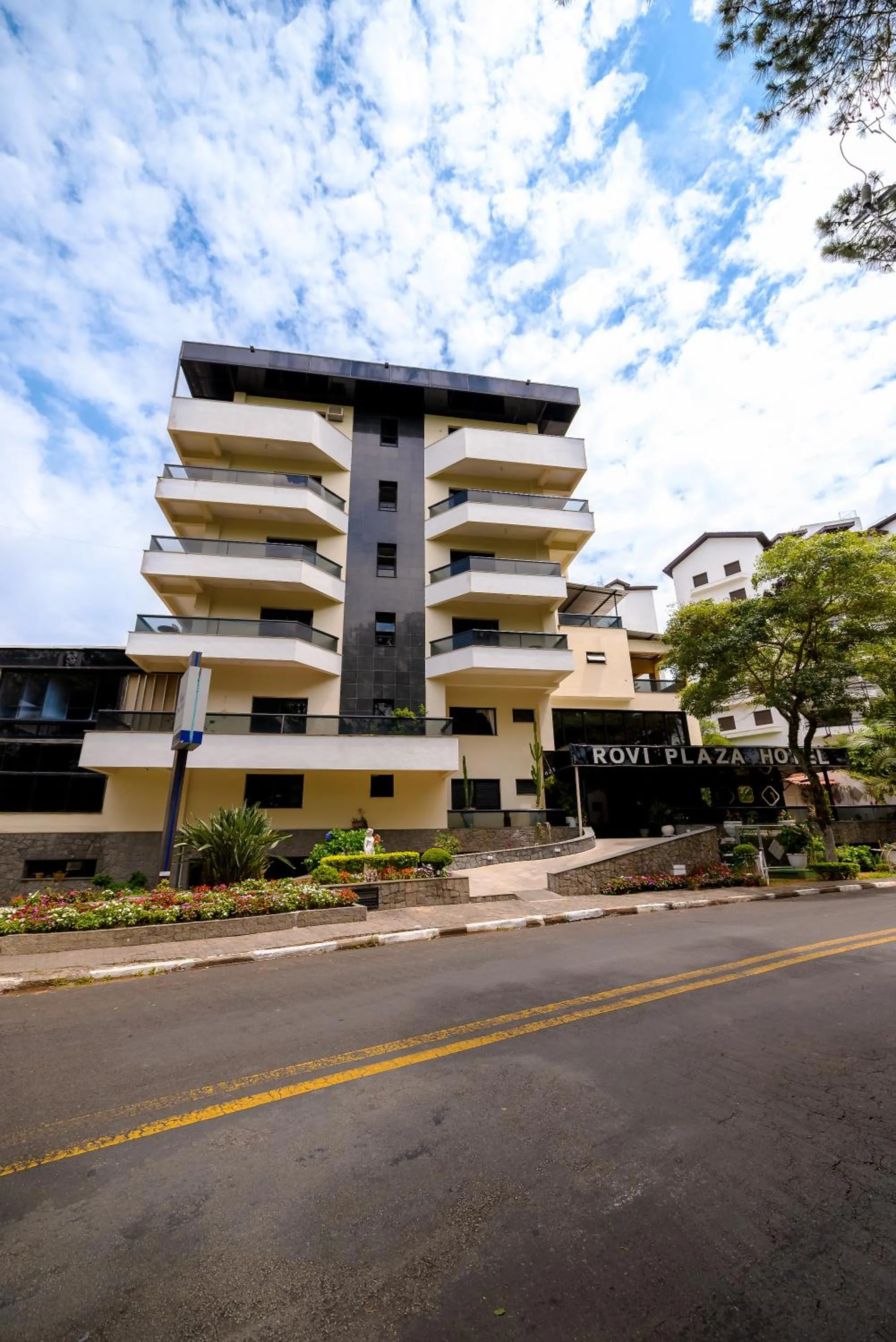 Property building in Rovi Plaza Hotel