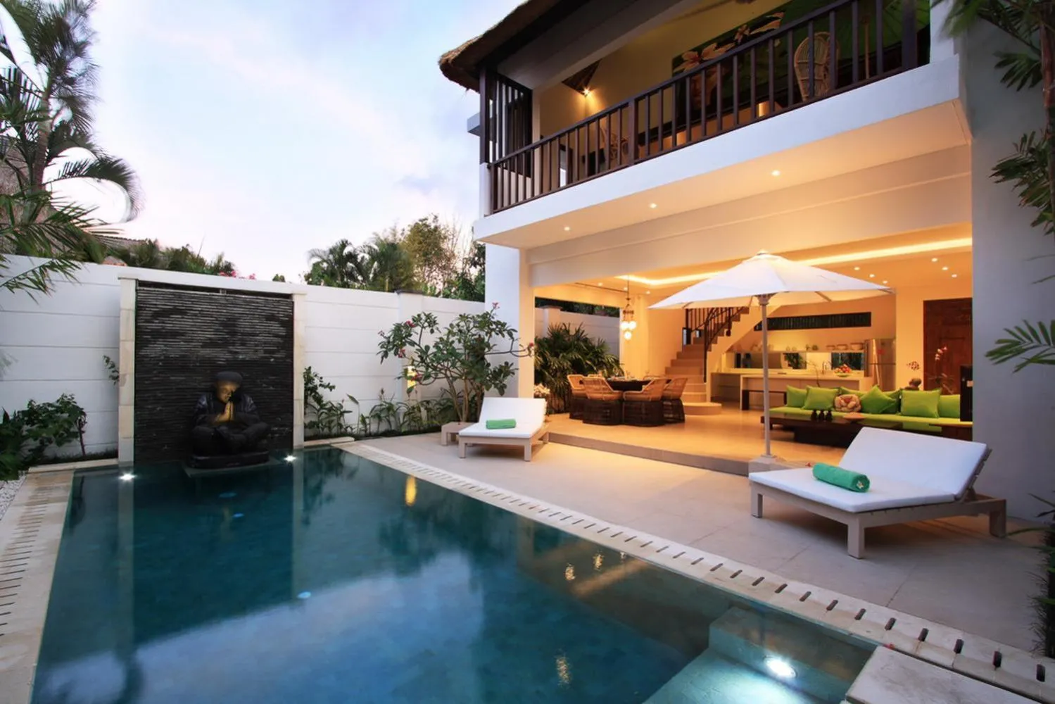 Property building in Villa Jumah