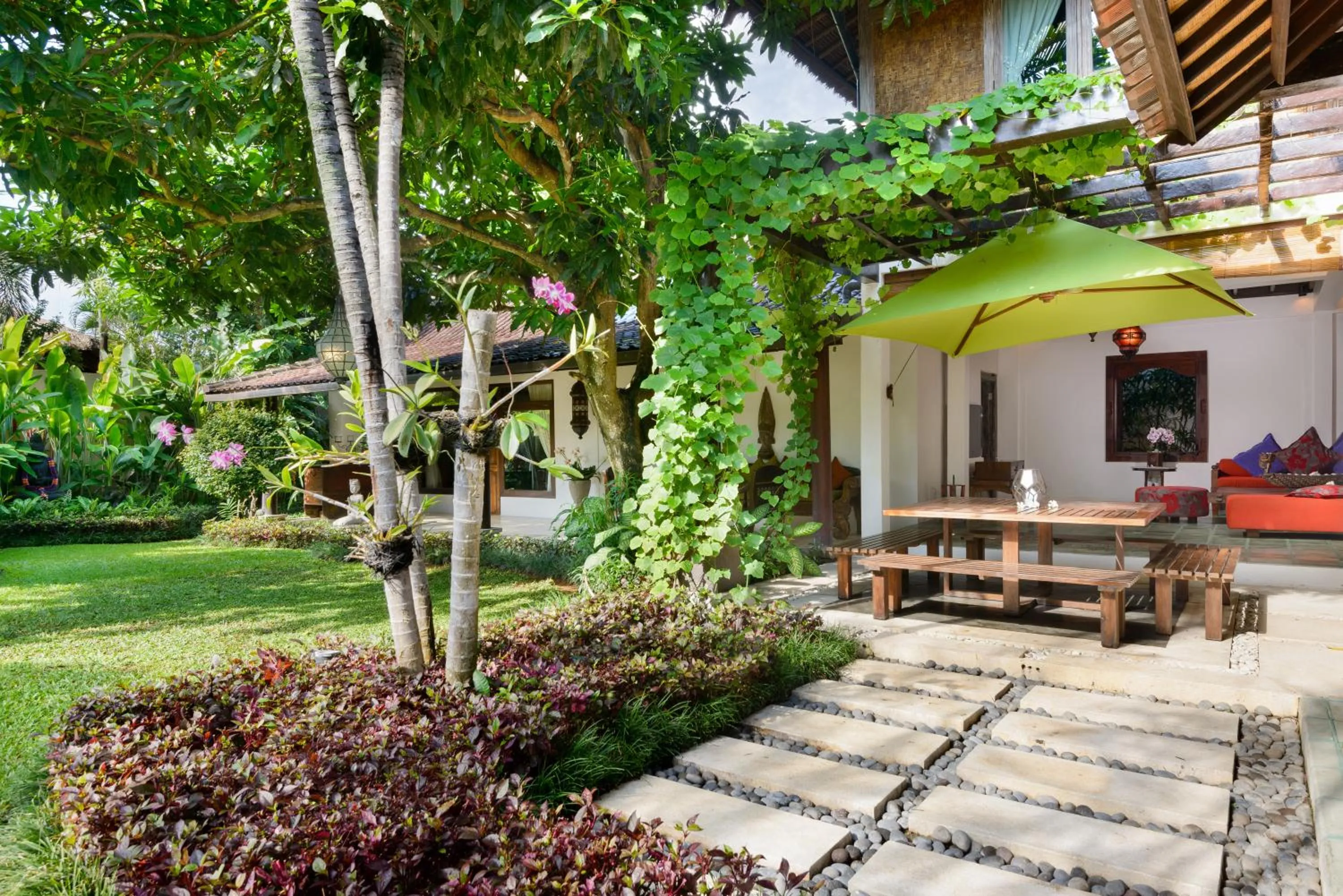 Property building in Villa Jumah