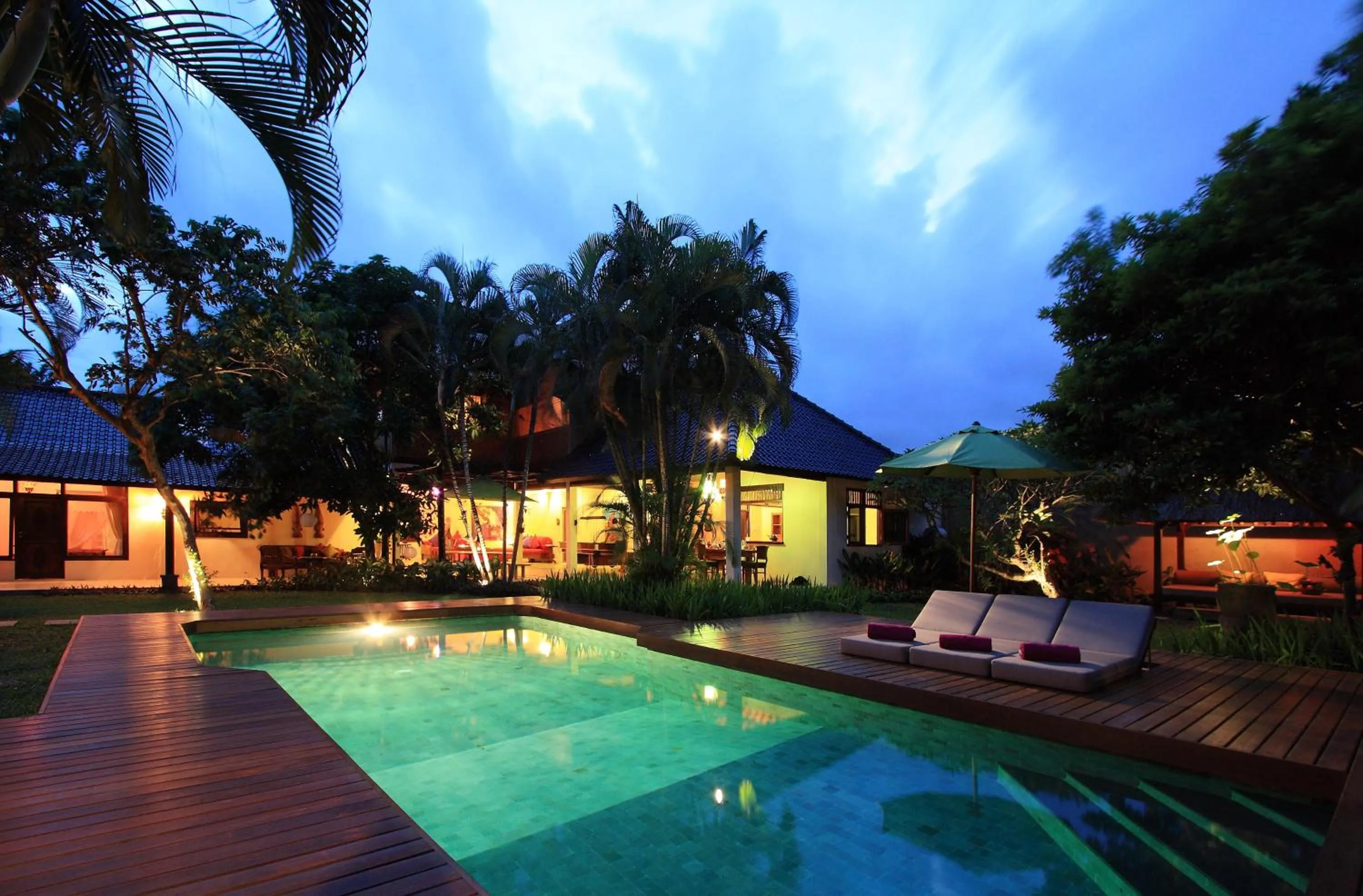 Property building in Villa Jumah