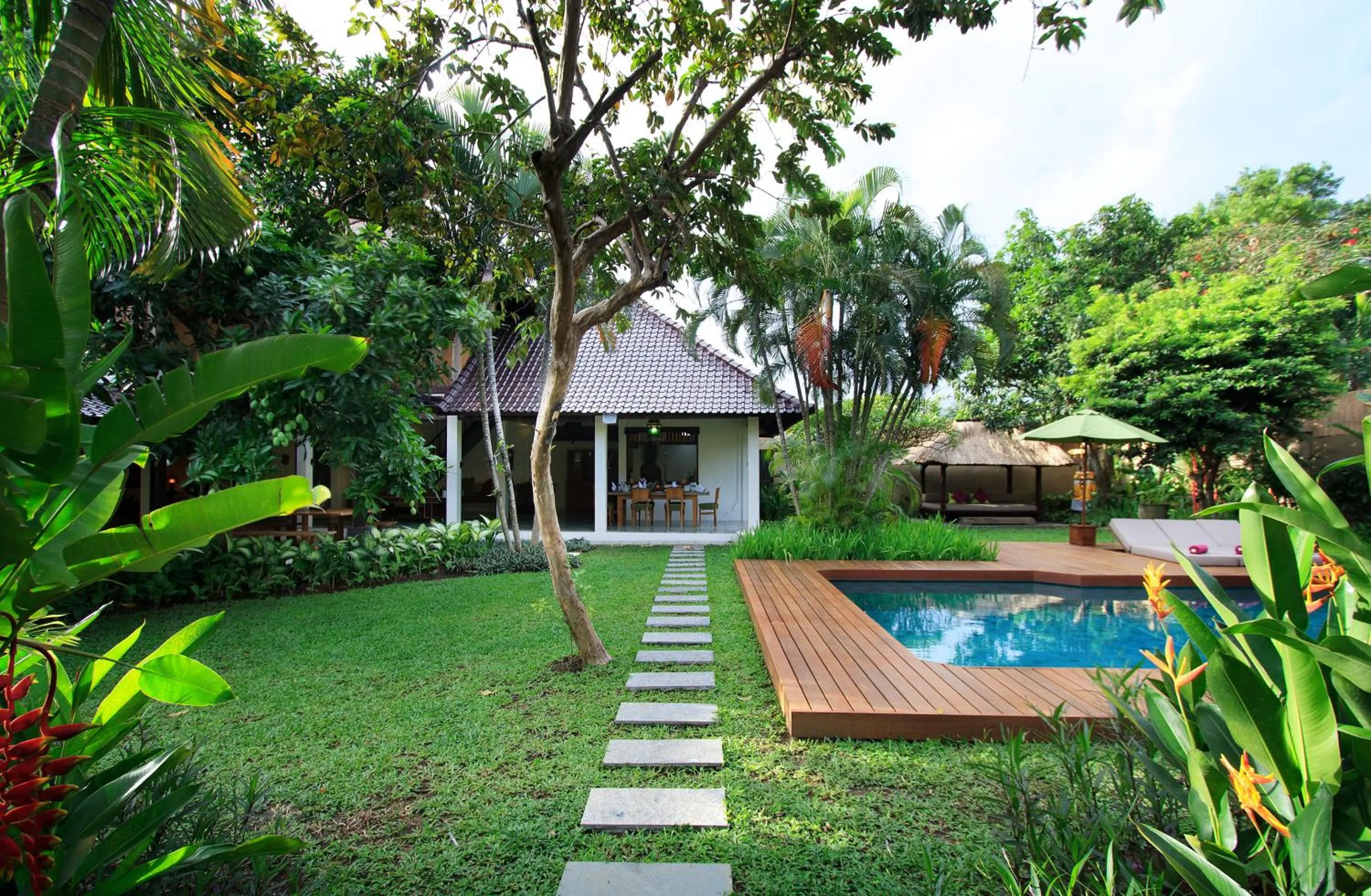 Property building in Villa Jumah