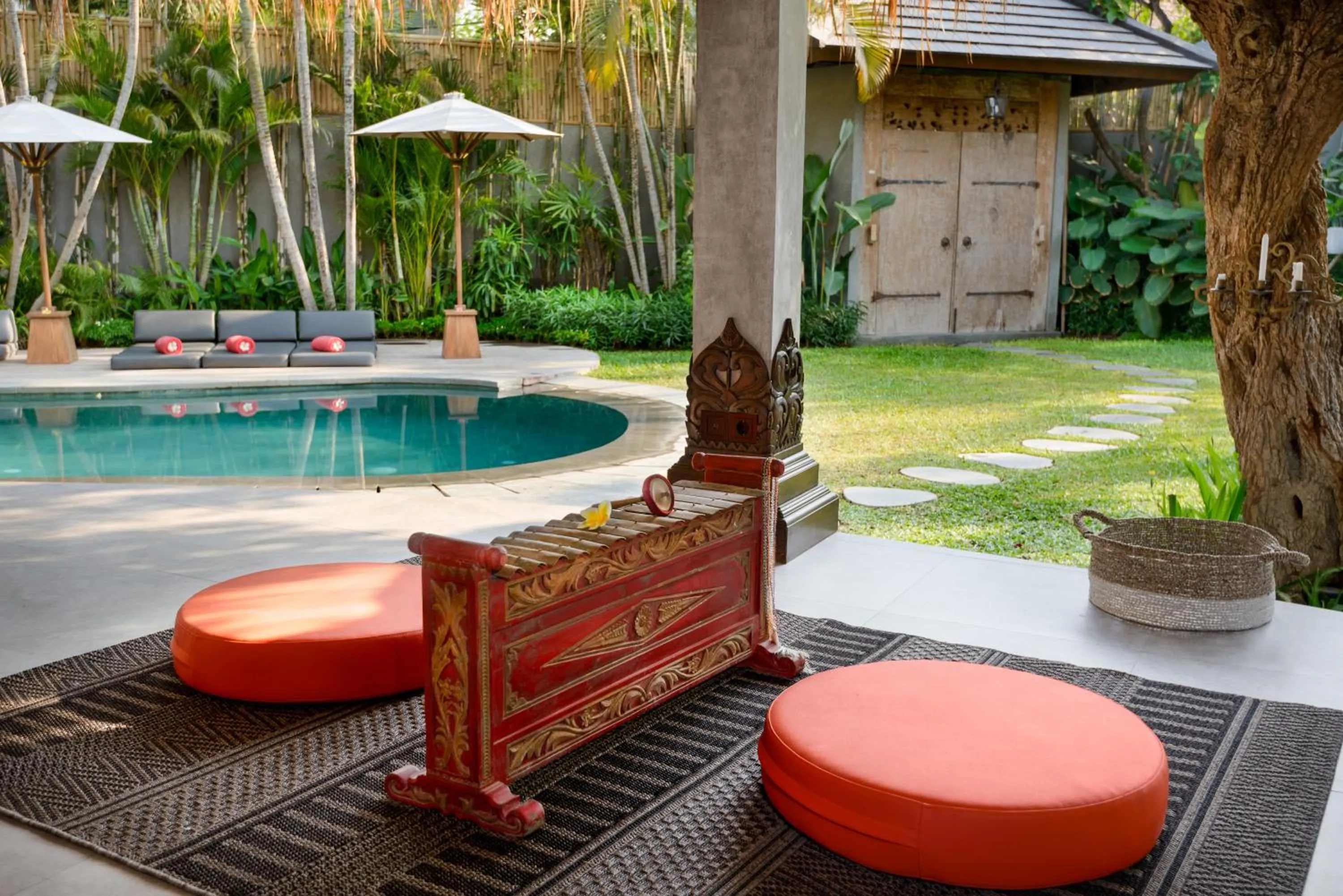 Swimming pool in Villa Jumah
