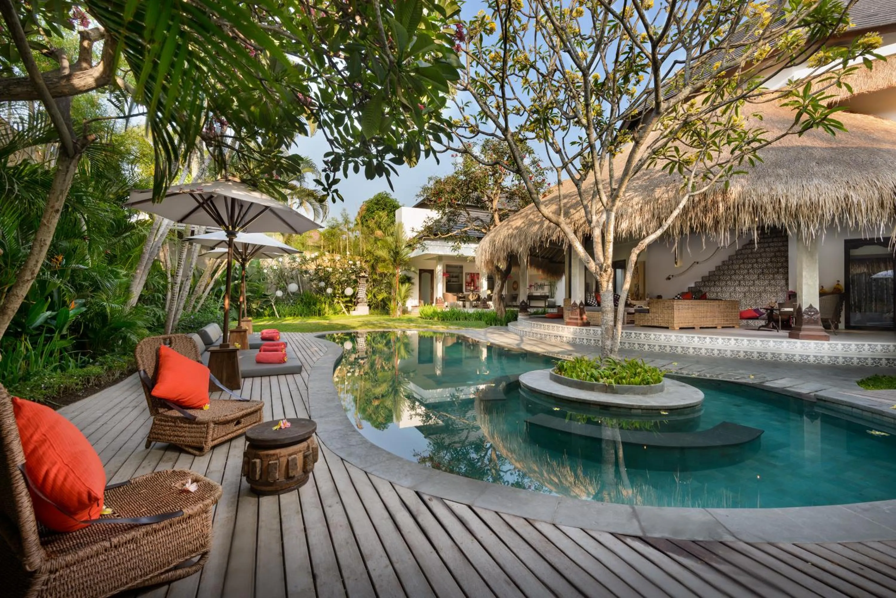 Swimming pool in Villa Jumah