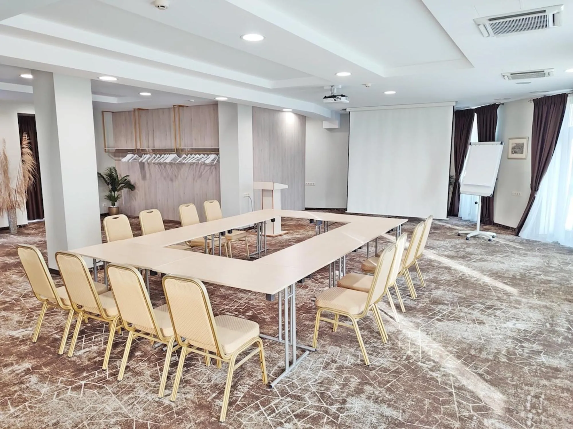 Meeting/conference room in Old Mill Comfort