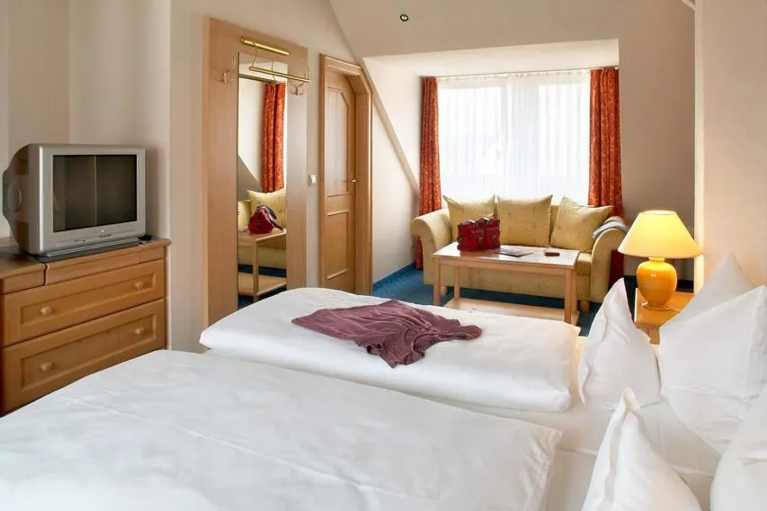 Photo of the whole room, Bed in Hotel Mehl