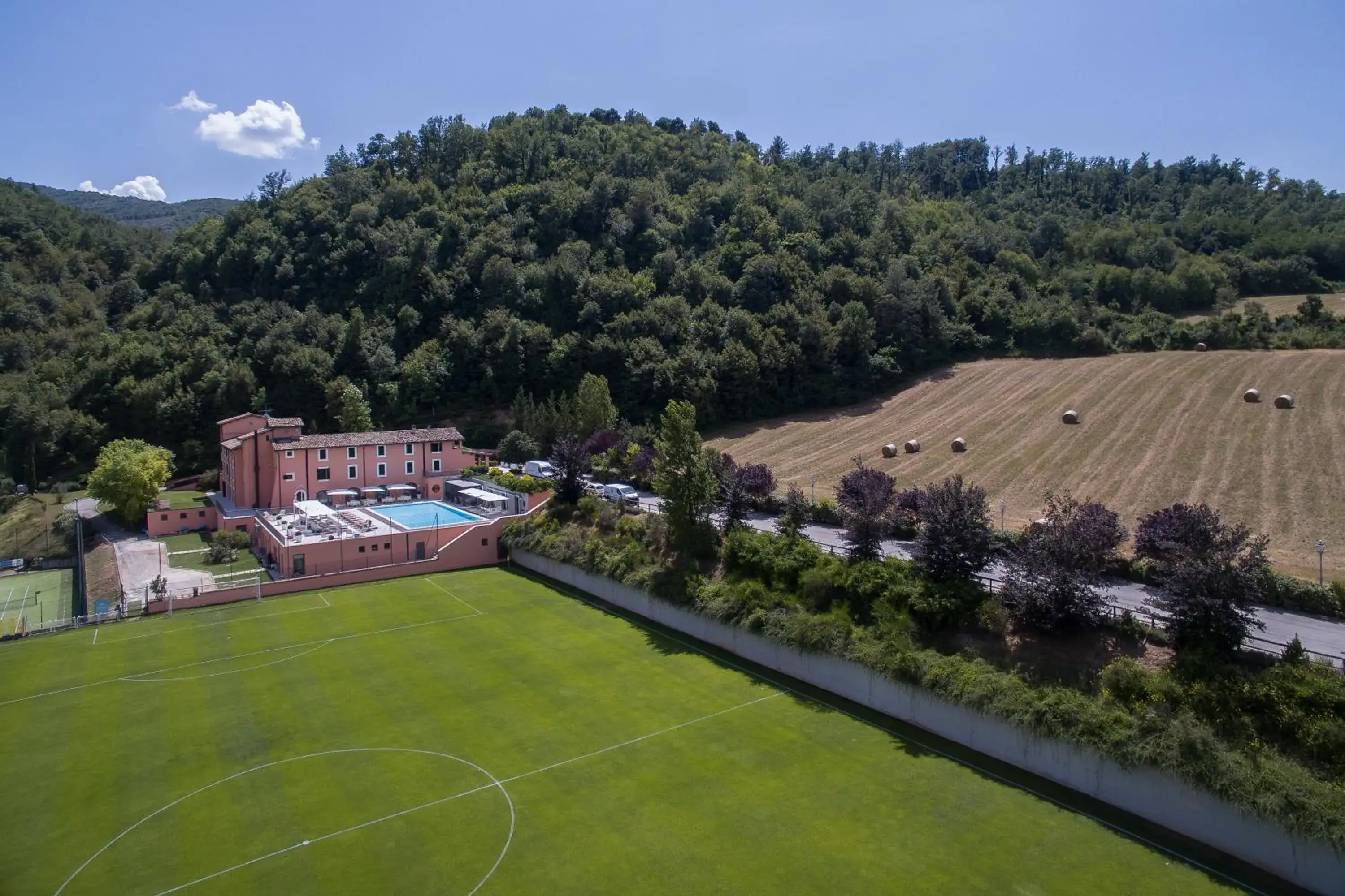 Facade/entrance in La Reggia Sporting Center Hotel Facade/entrance in La Reggia Sporting Center Hotel