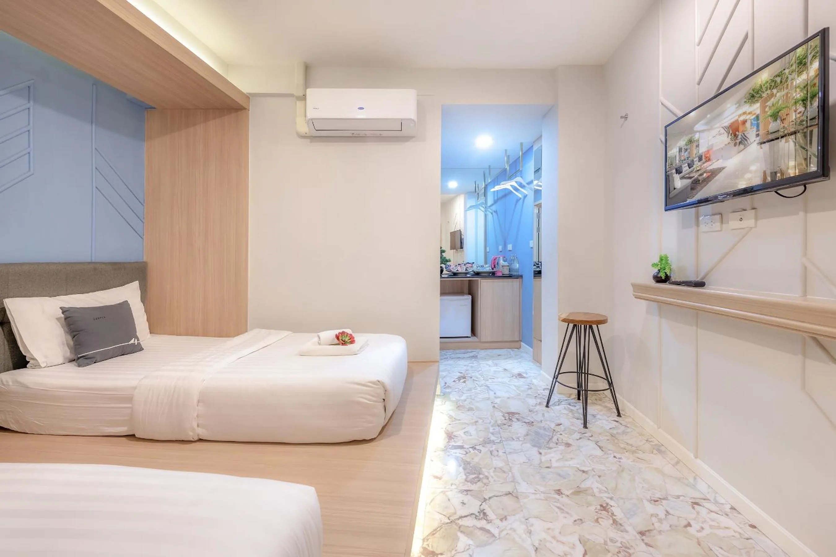 Photo of the whole room, Bed in Tori Prestige Bangkok Hotel