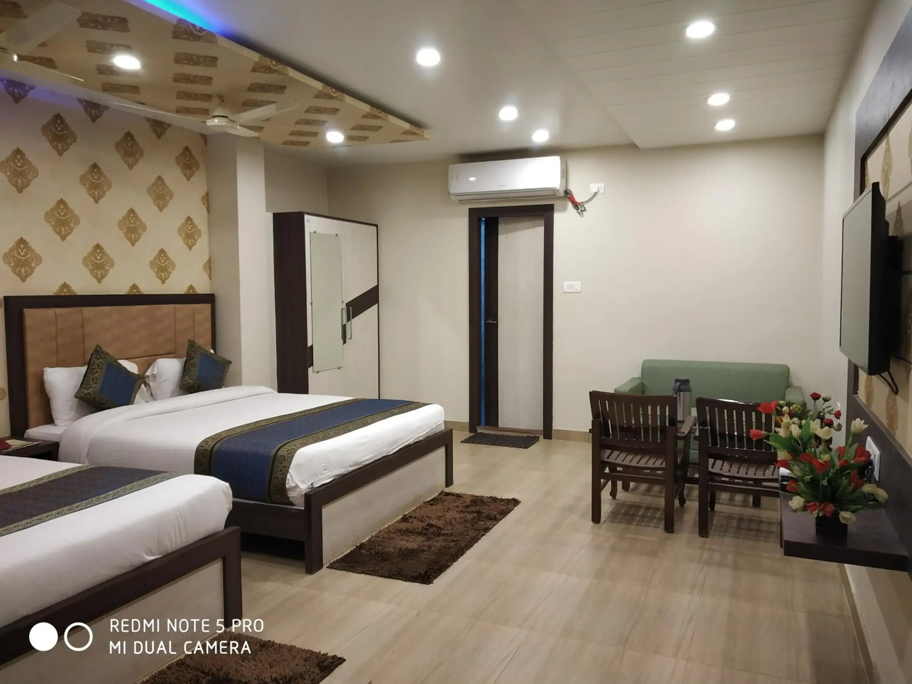 Deluxe Family Room in Hotel Aadesh Palace Deluxe Family Room in Hotel Aadesh Palace