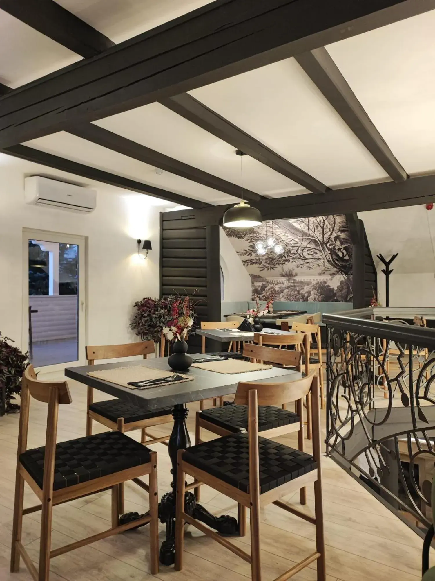 Restaurant/places to eat in Hotel Sunny Hill Restaurant/places to eat in Hotel Sunny Hill