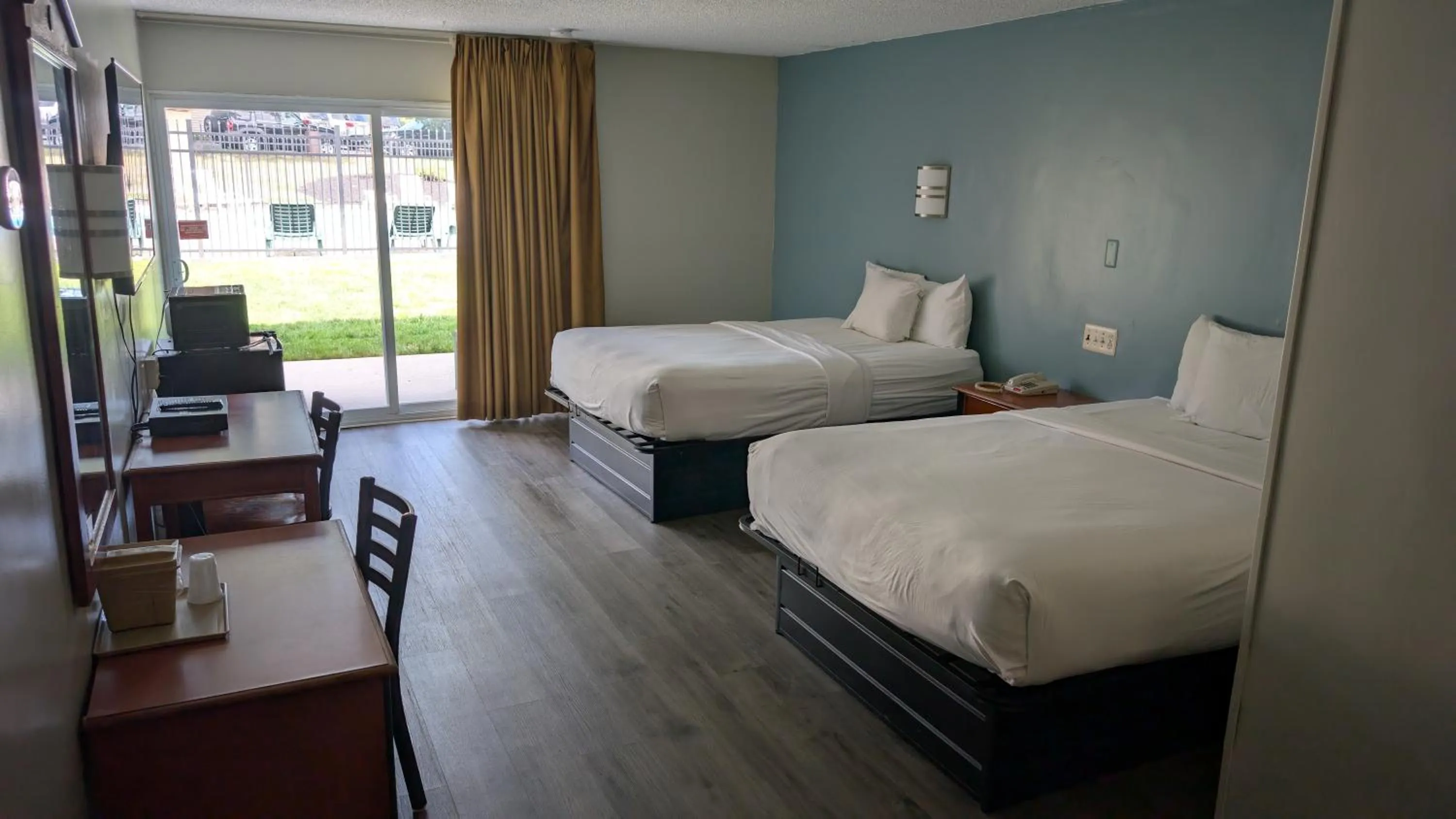 Bed in Crystal Inn - Neptune