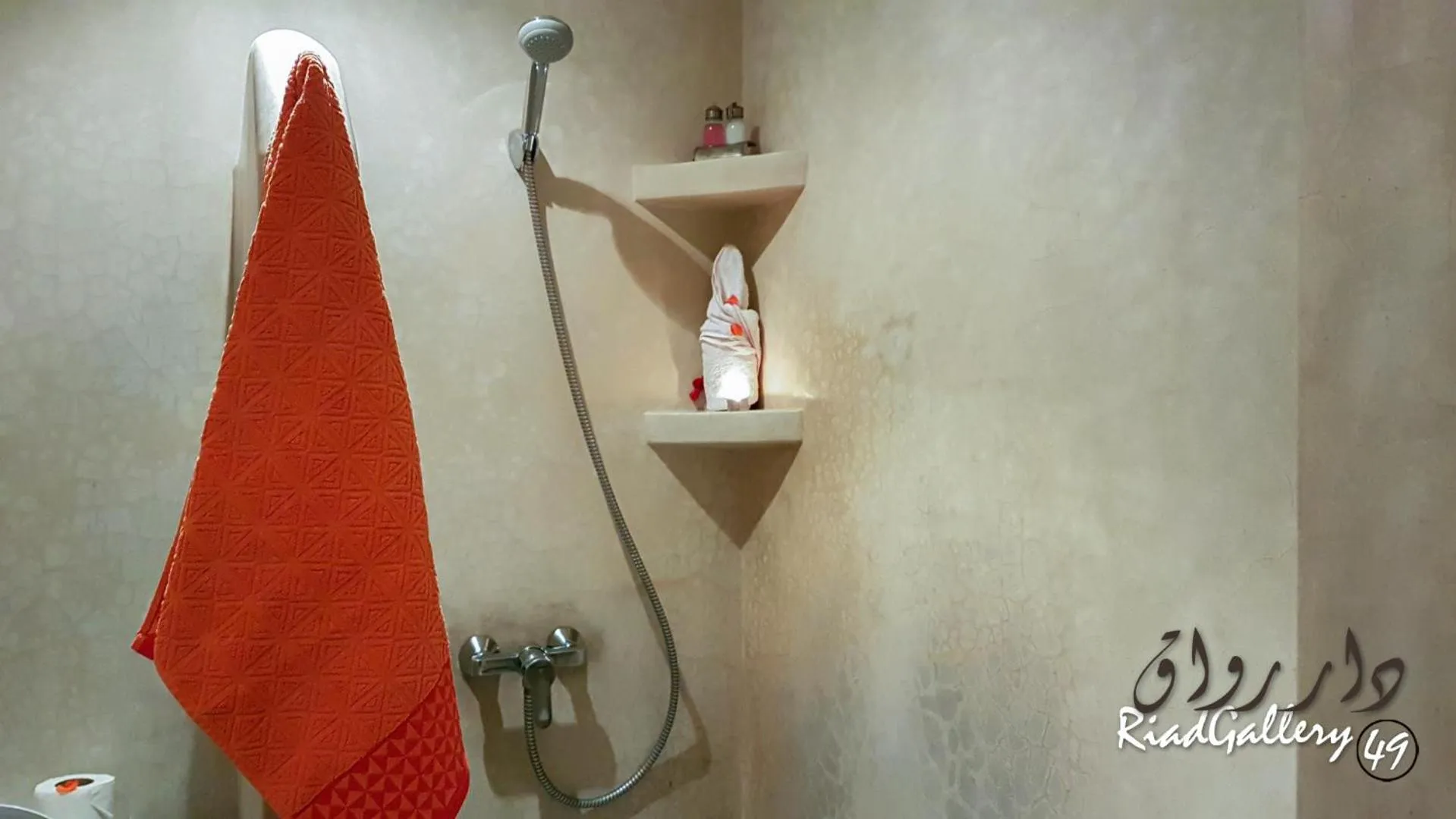 Bathroom in Riad Gallery 49 & Spa