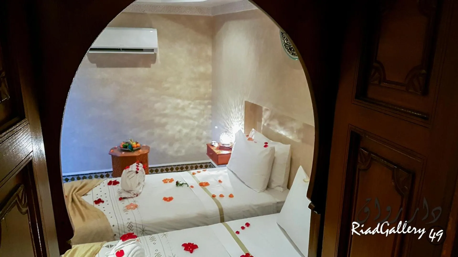 Photo of the whole room, Bed in Riad Gallery 49 & Spa