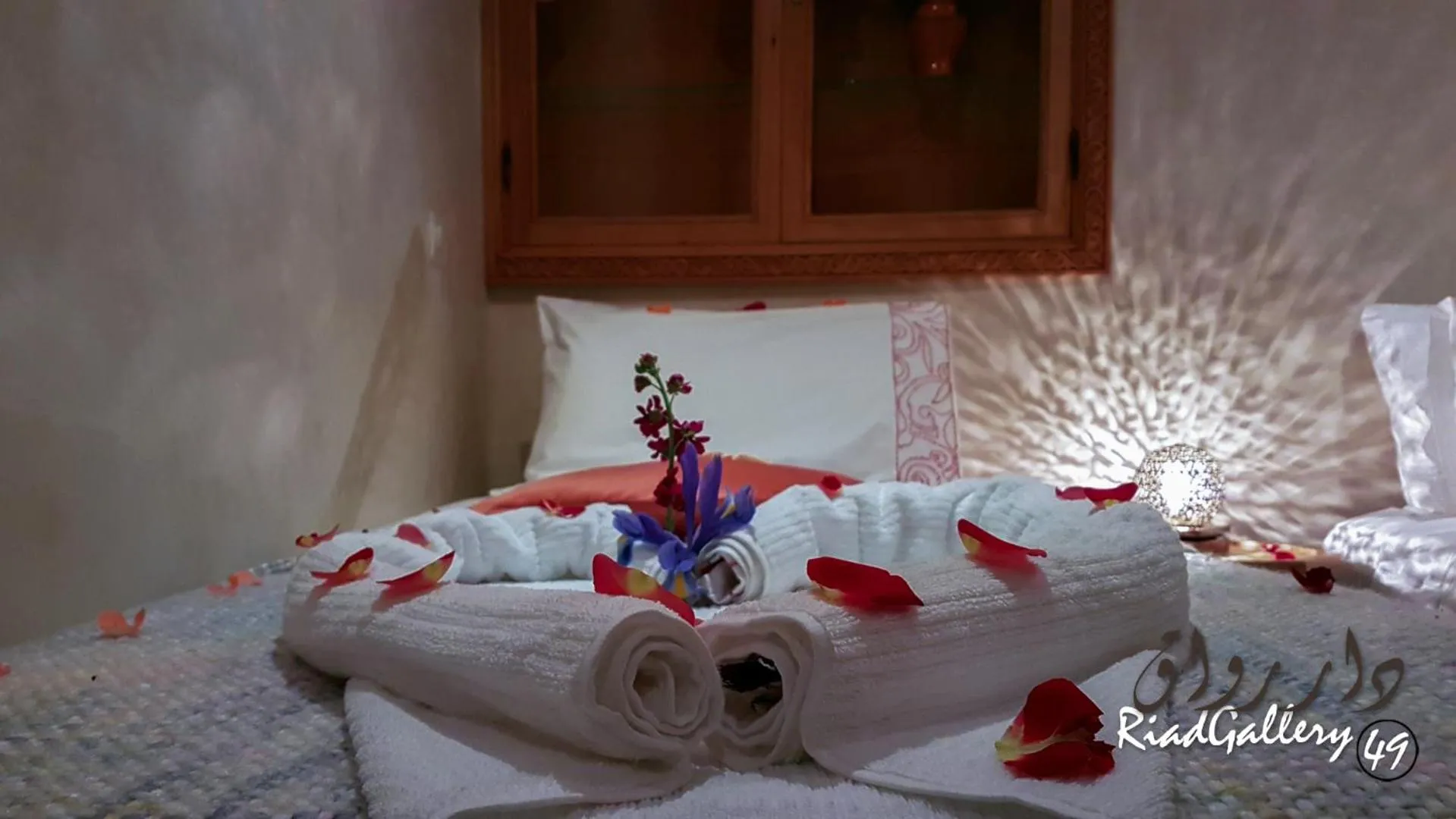 Steam room, Bed in Riad Gallery 49 & Spa