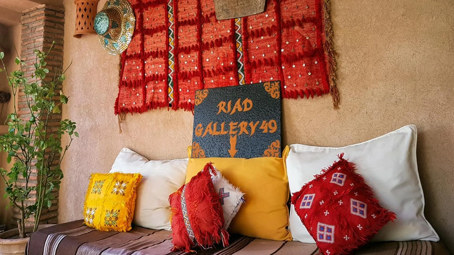 Logo/Certificate/Sign in Riad Gallery 49 & Spa